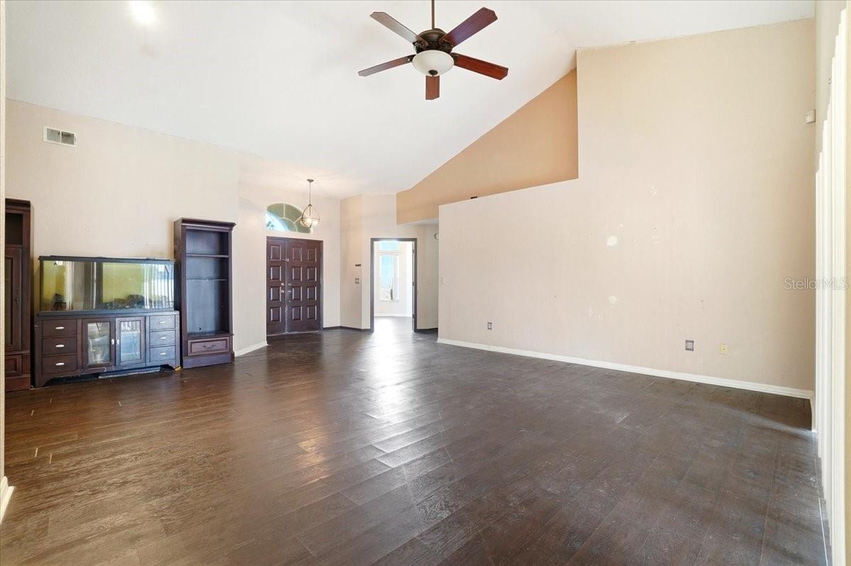 Image 10 of 44 For 4005 Thackery Way