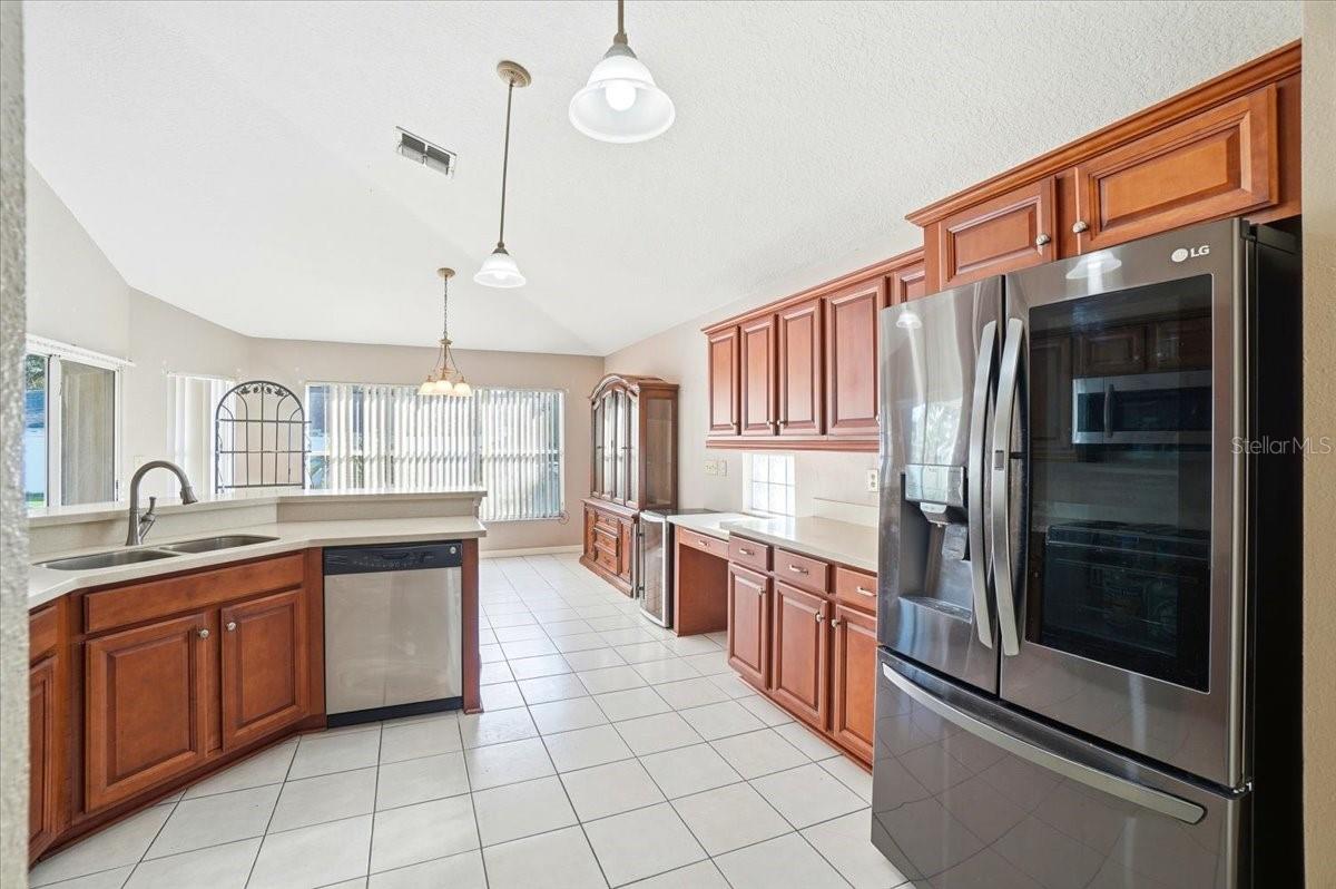 Image 11 of 44 For 4005 Thackery Way