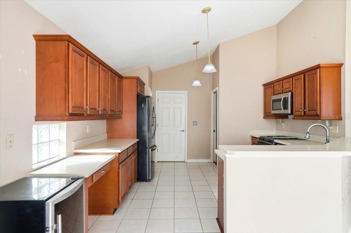 Image 12 of 44 For 4005 Thackery Way