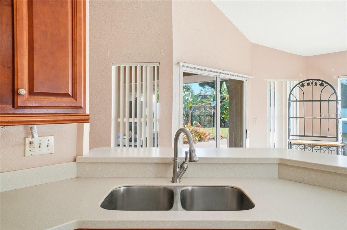 Image 14 of 44 For 4005 Thackery Way