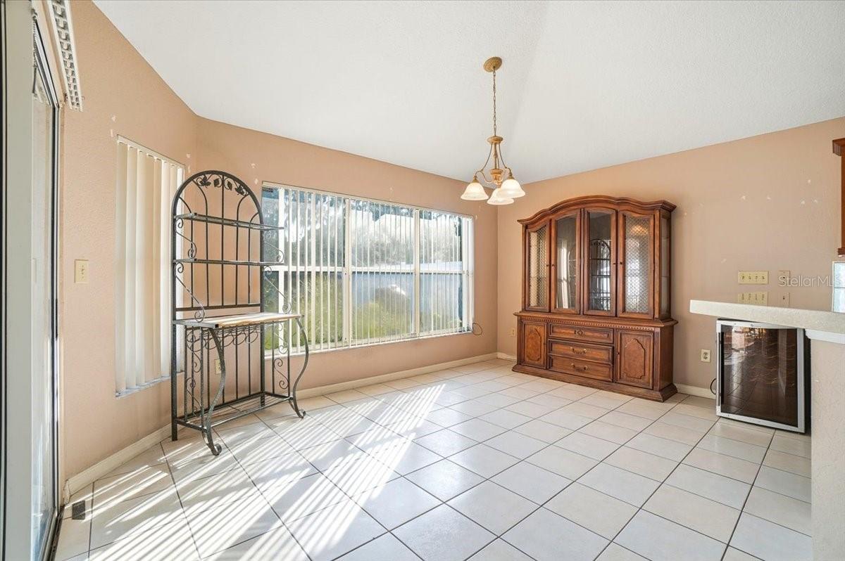 Image 16 of 44 For 4005 Thackery Way