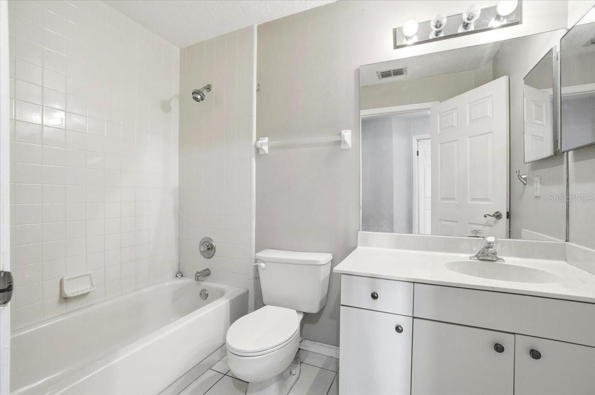 Image 27 of 44 For 4005 Thackery Way