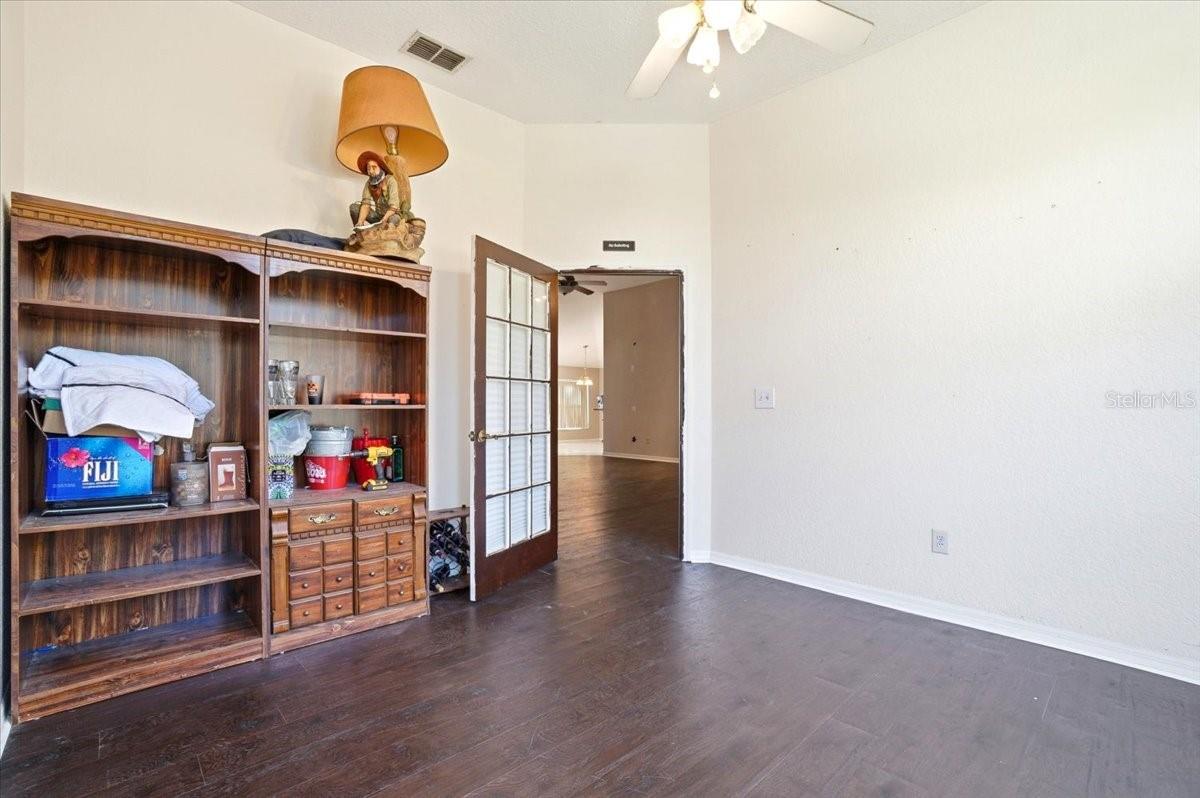 Image 29 of 44 For 4005 Thackery Way