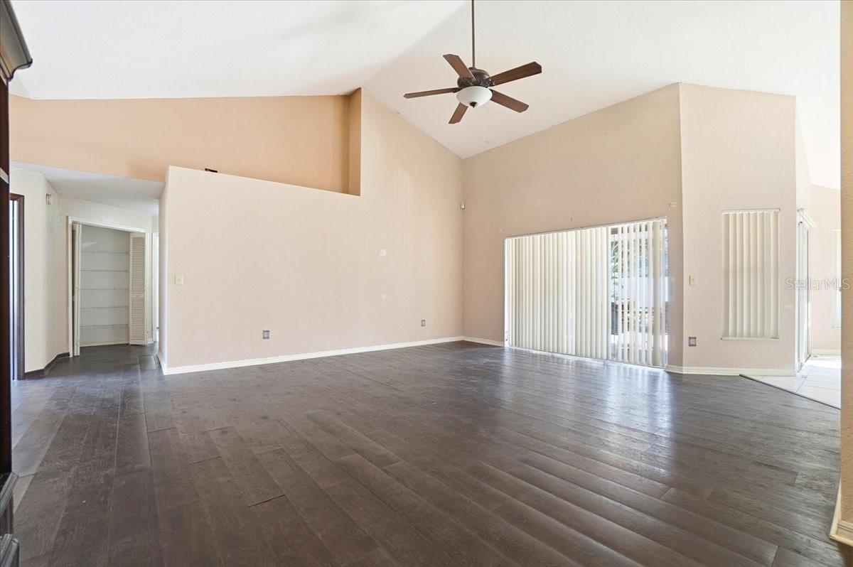 Image 8 of 44 For 4005 Thackery Way