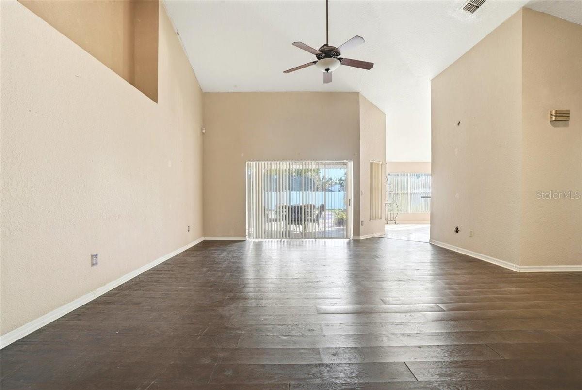 Image 9 of 44 For 4005 Thackery Way