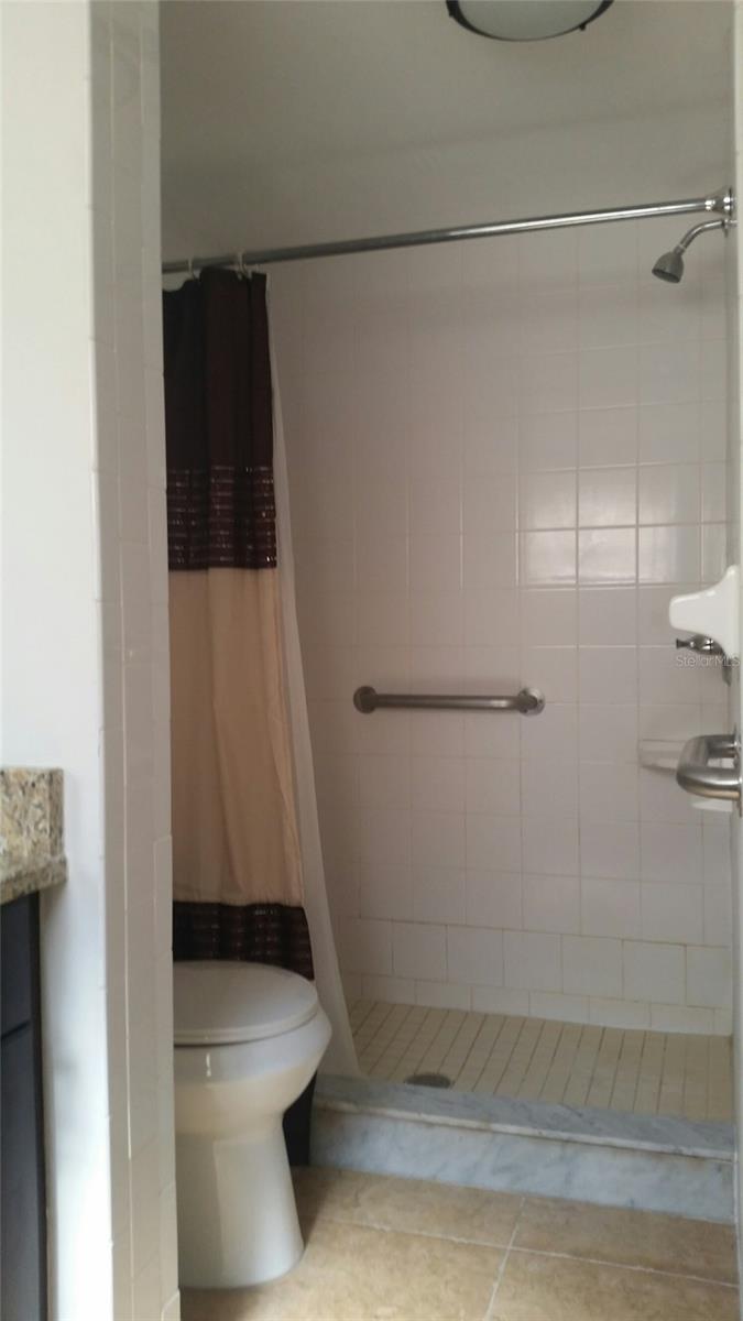 Image 8 of 10 For 4606 Gray Street 110