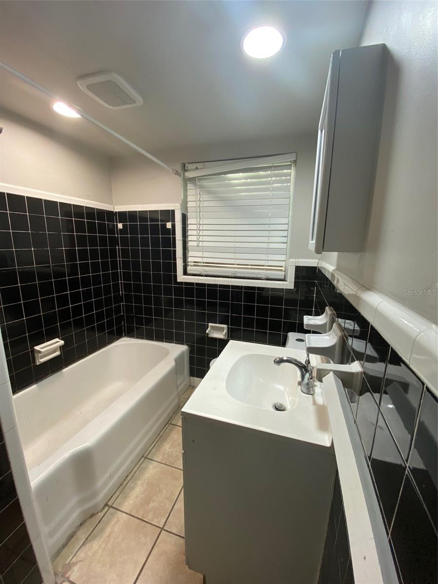 Image 17 of 23 For 1110 Maryland Avenue