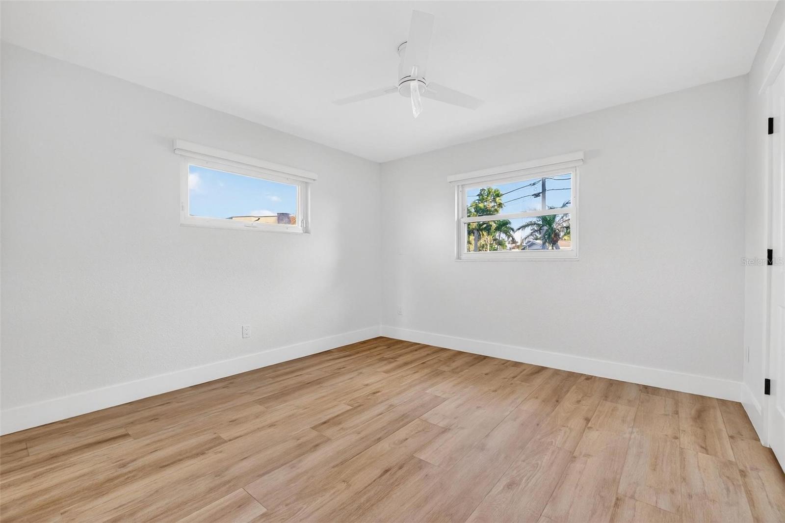 Image 10 of 47 For 7160 Shore Drive