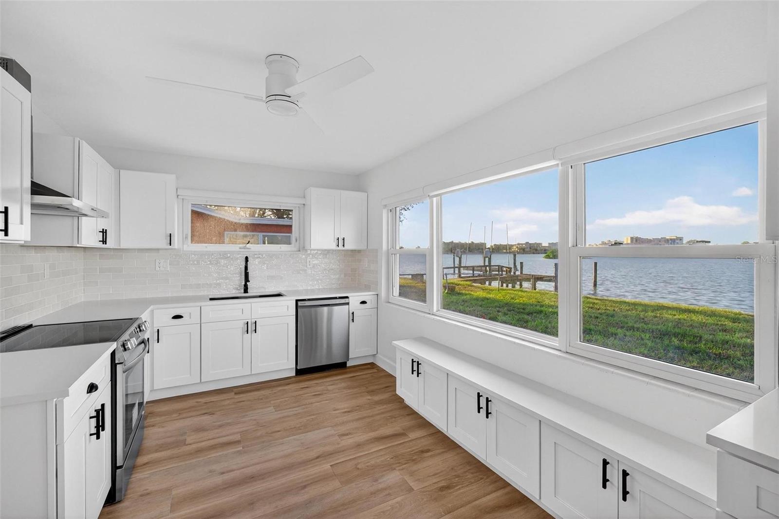 Image 14 of 47 For 7160 Shore Drive