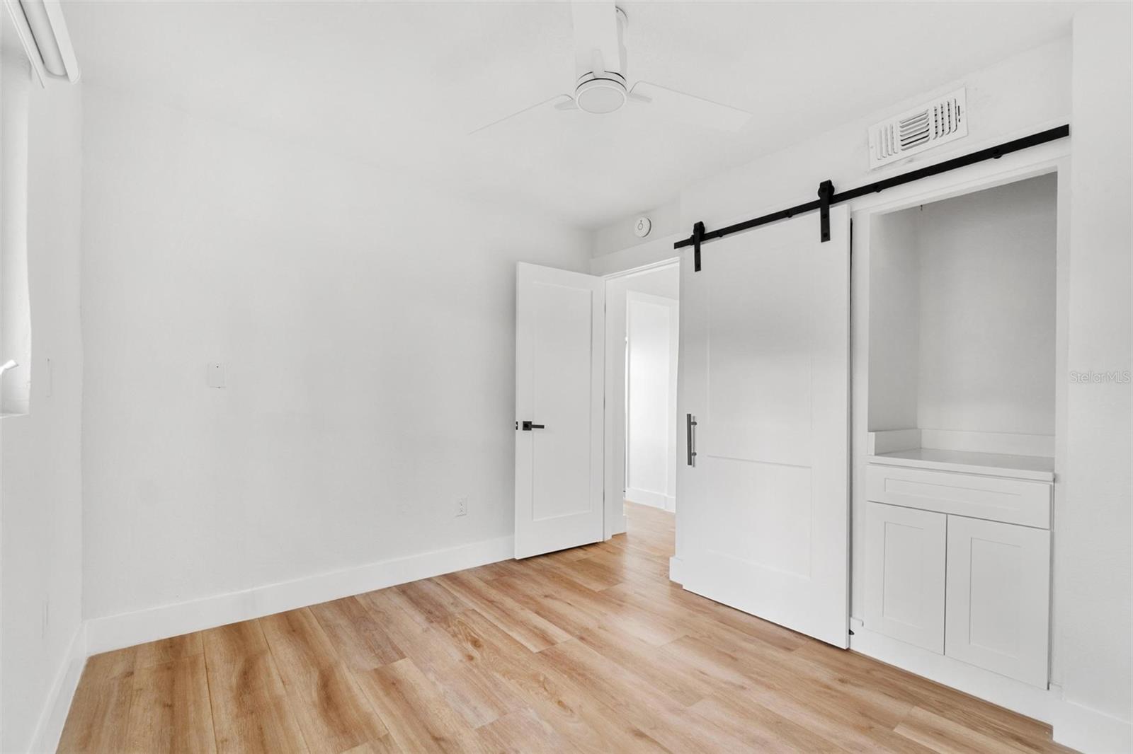 Image 25 of 47 For 7160 Shore Drive