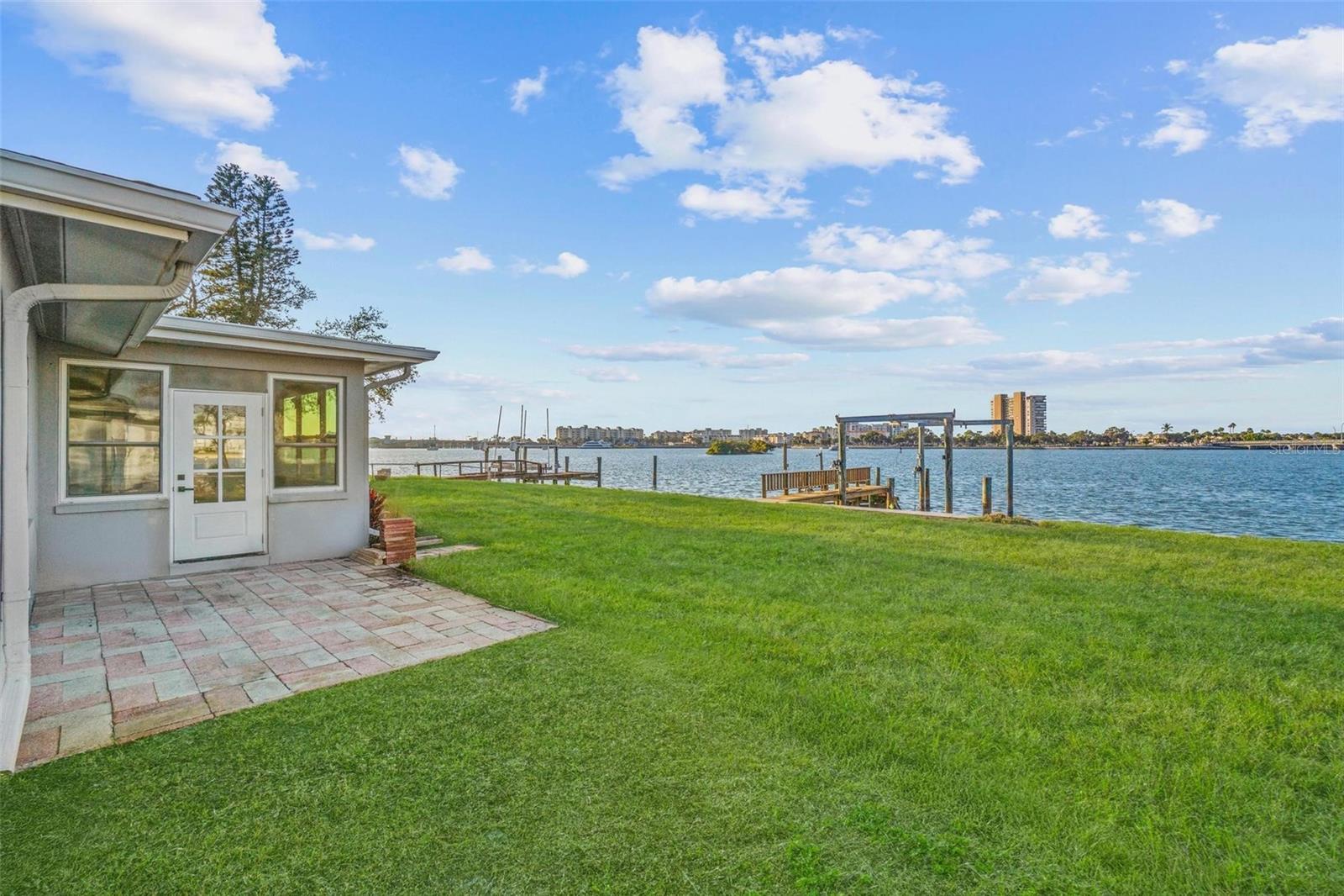 Image 36 of 47 For 7160 Shore Drive