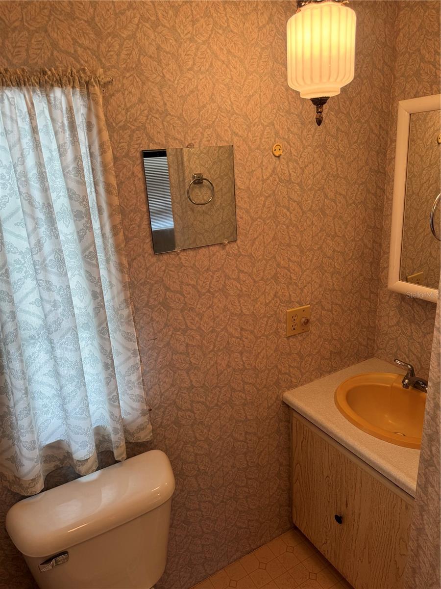 Image 12 of 15 For 29249 Glenwood Street