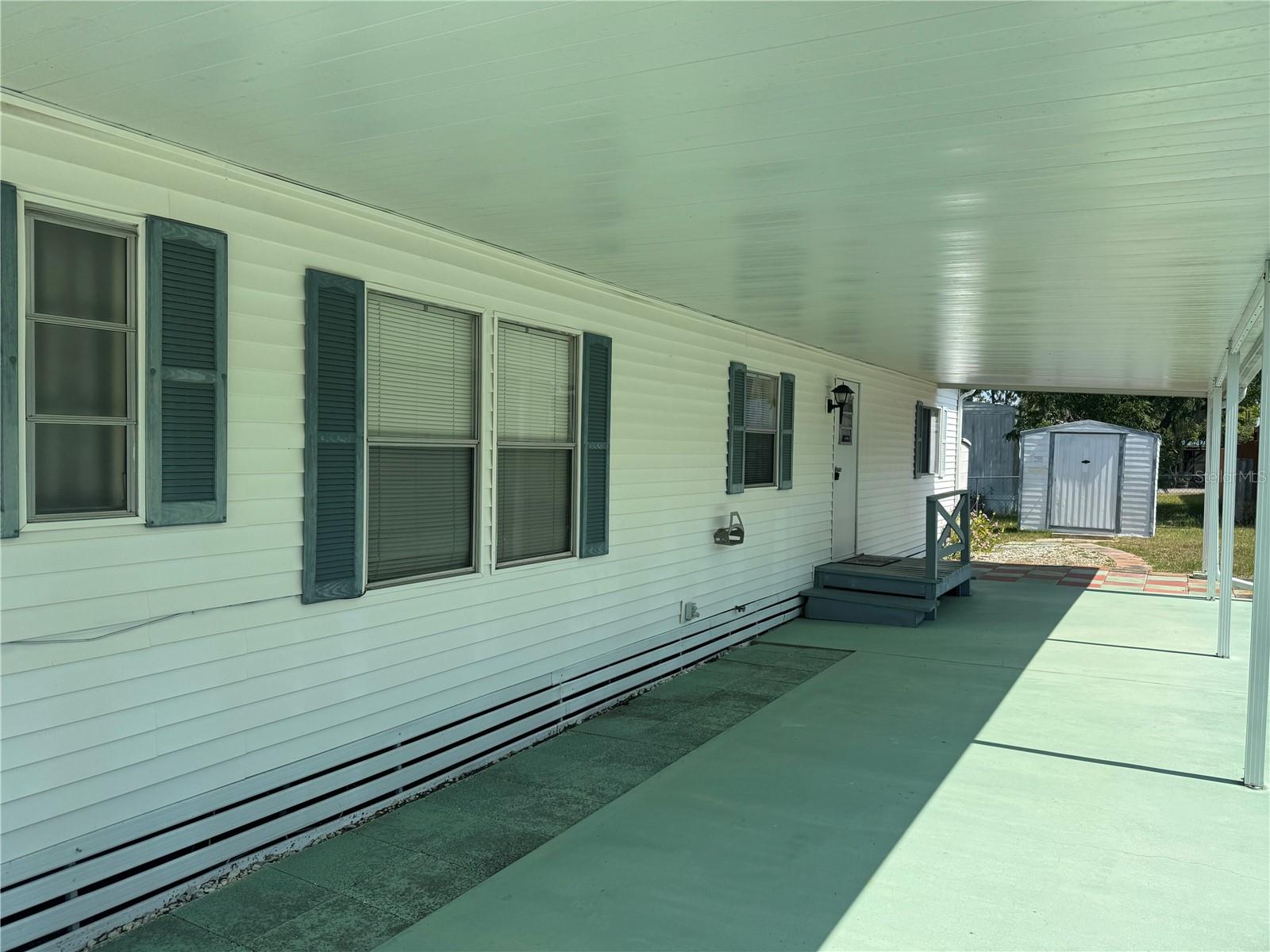 Image 5 of 11 For 29249 Glenwood Street