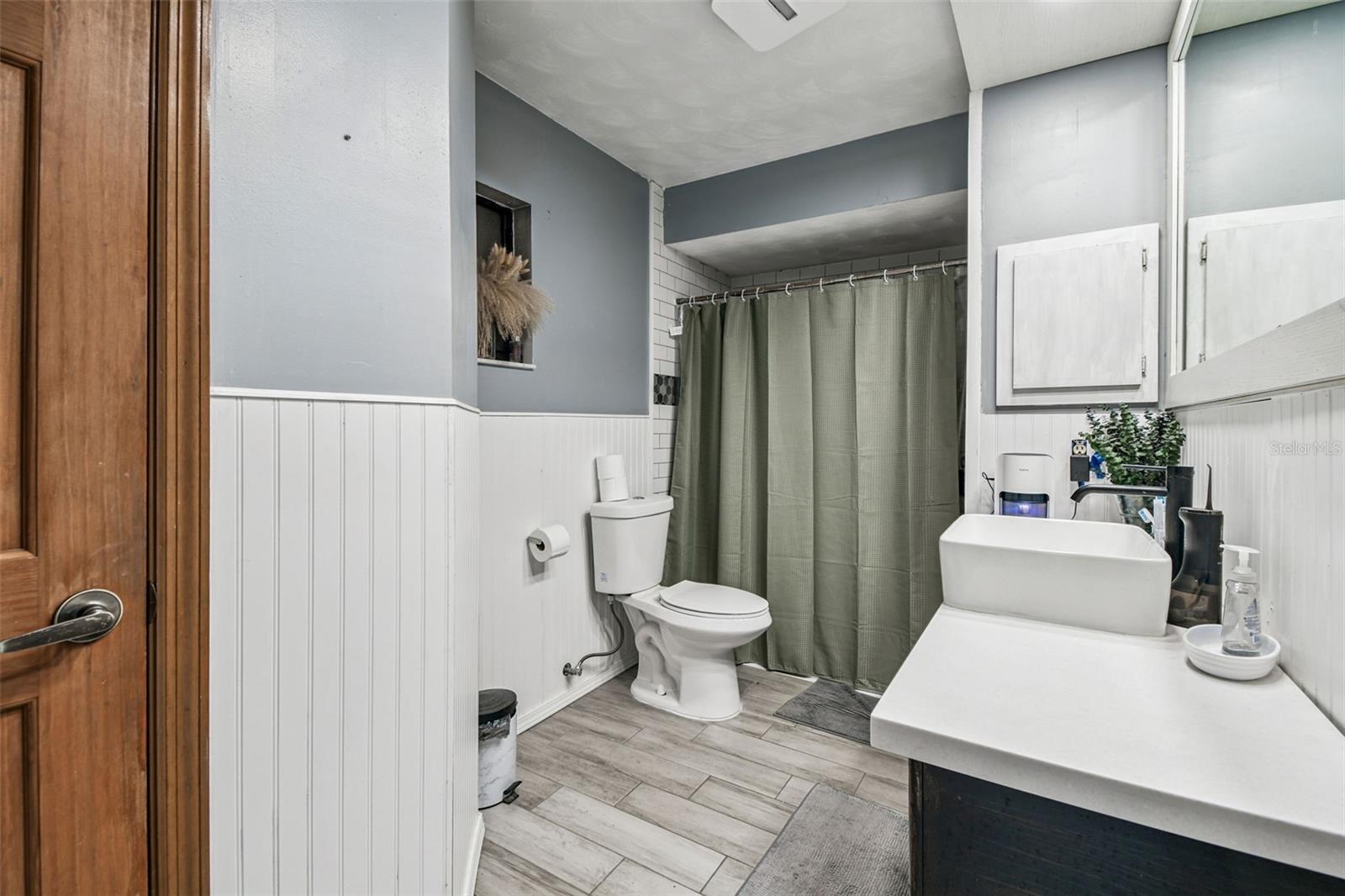 Image 11 of 37 For 9504 Starlite Drive