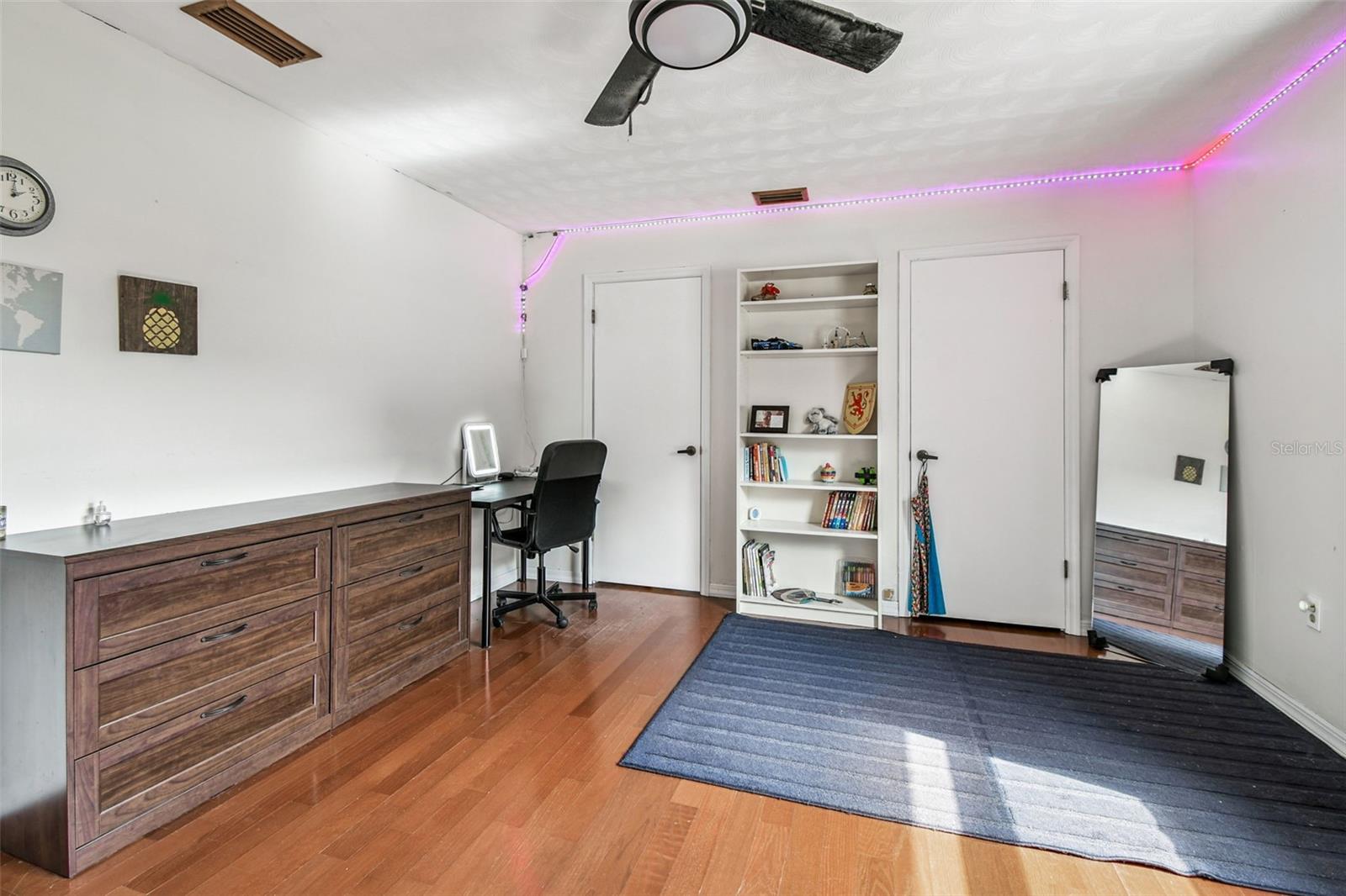 Image 13 of 37 For 9504 Starlite Drive