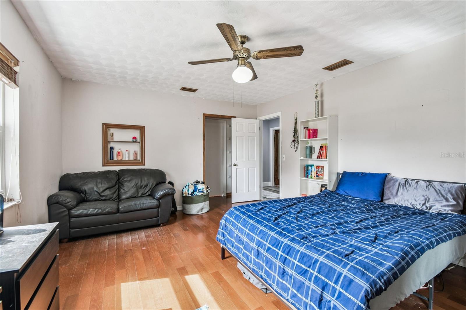 Image 20 of 37 For 9504 Starlite Drive