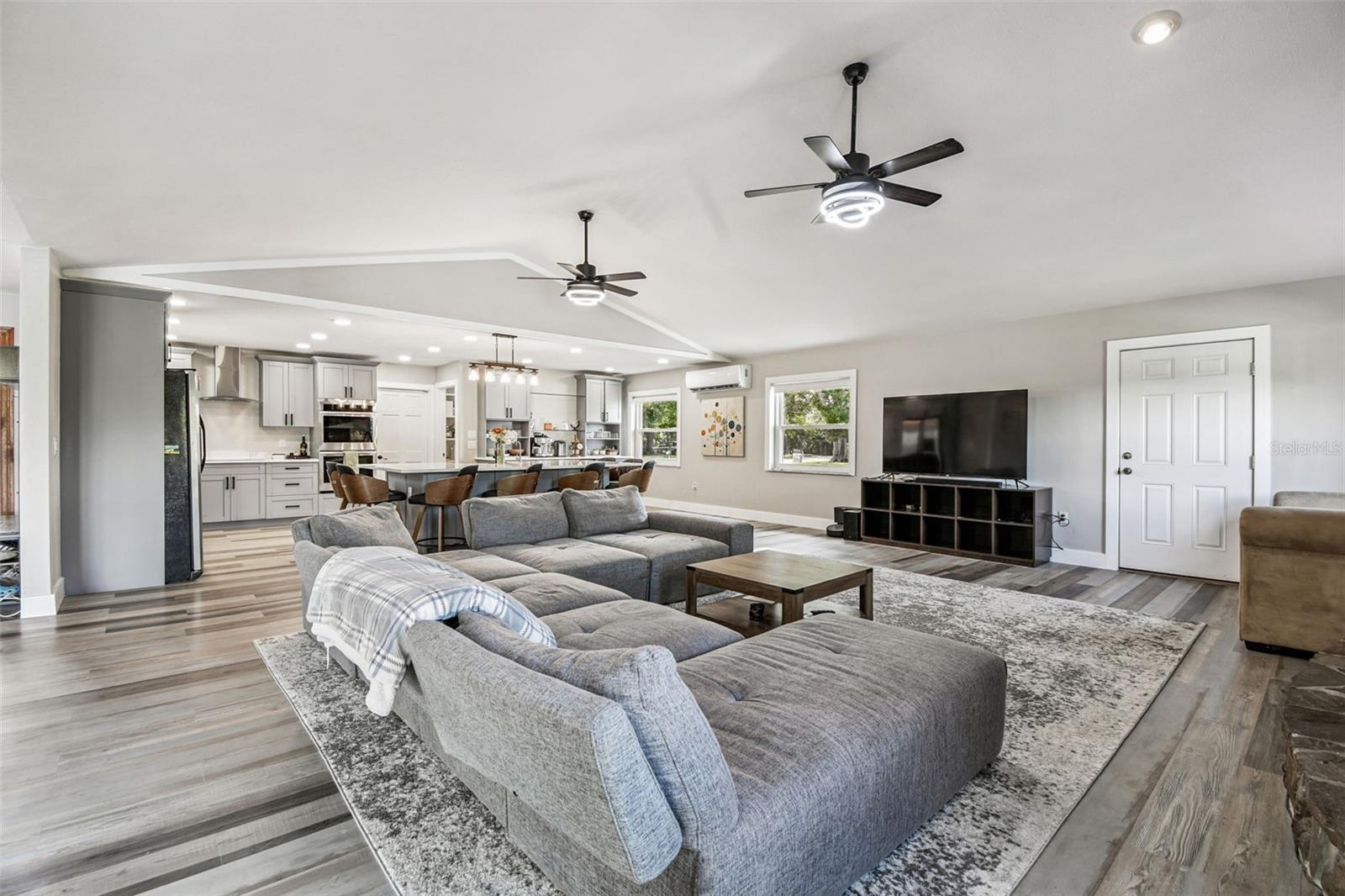 Image 25 of 37 For 9504 Starlite Drive