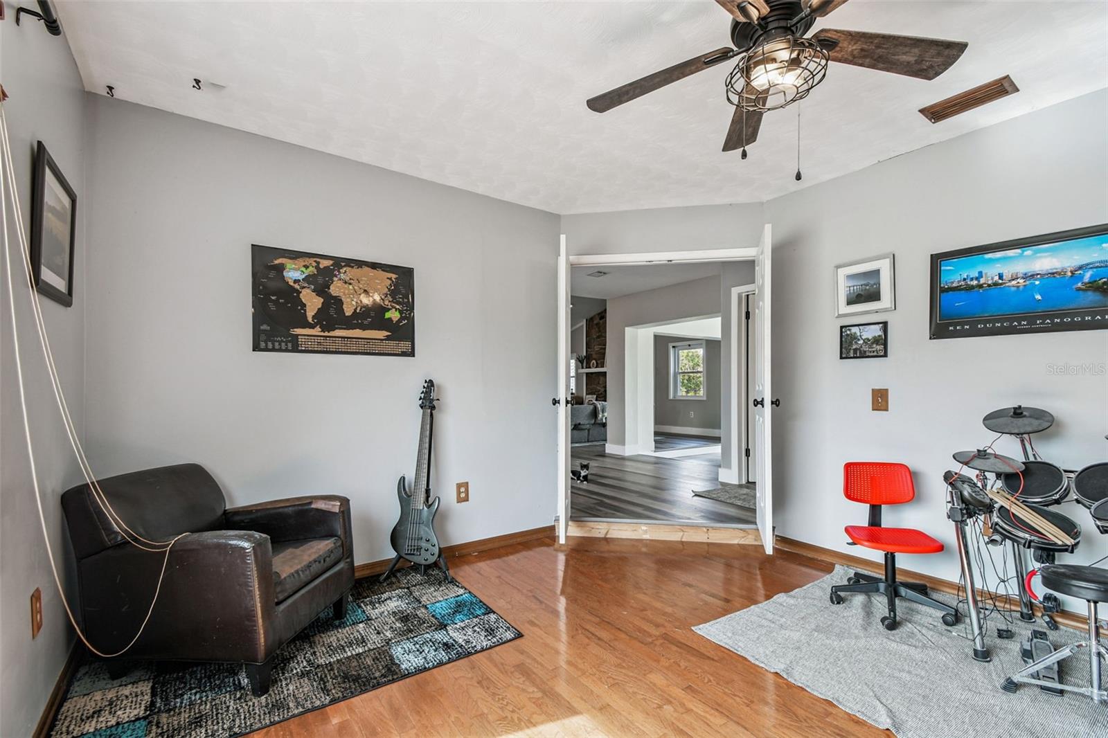 Image 8 of 37 For 9504 Starlite Drive