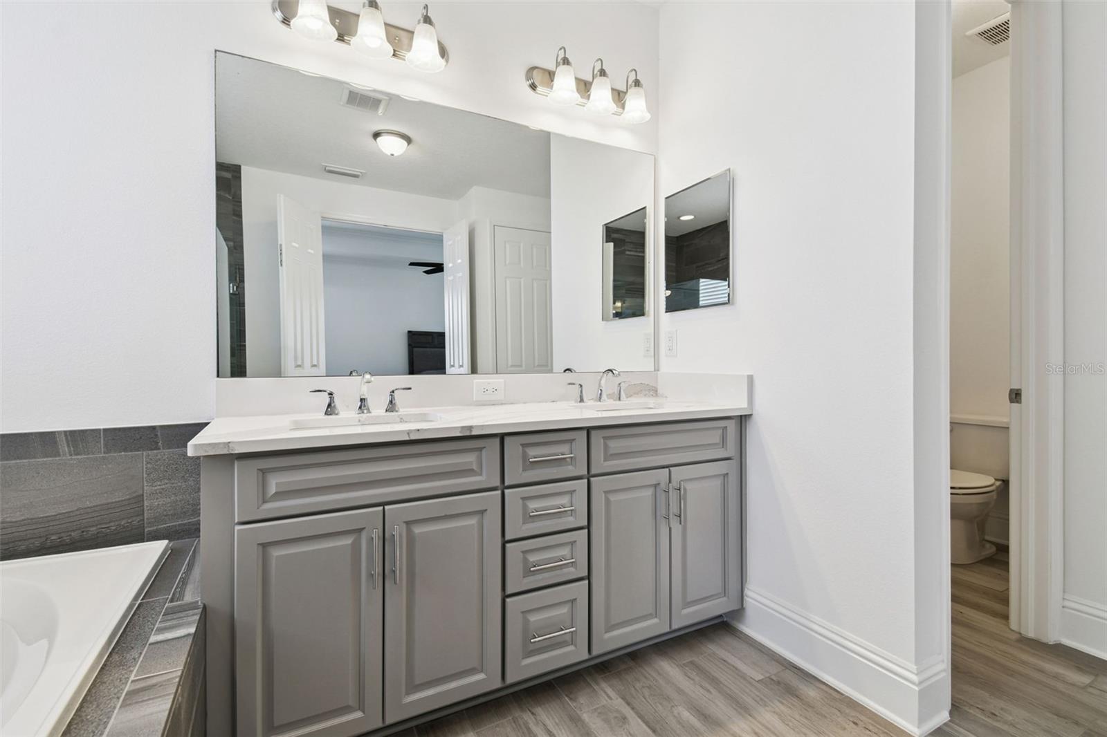 Image 22 of 61 For 3979 Mellon Drive