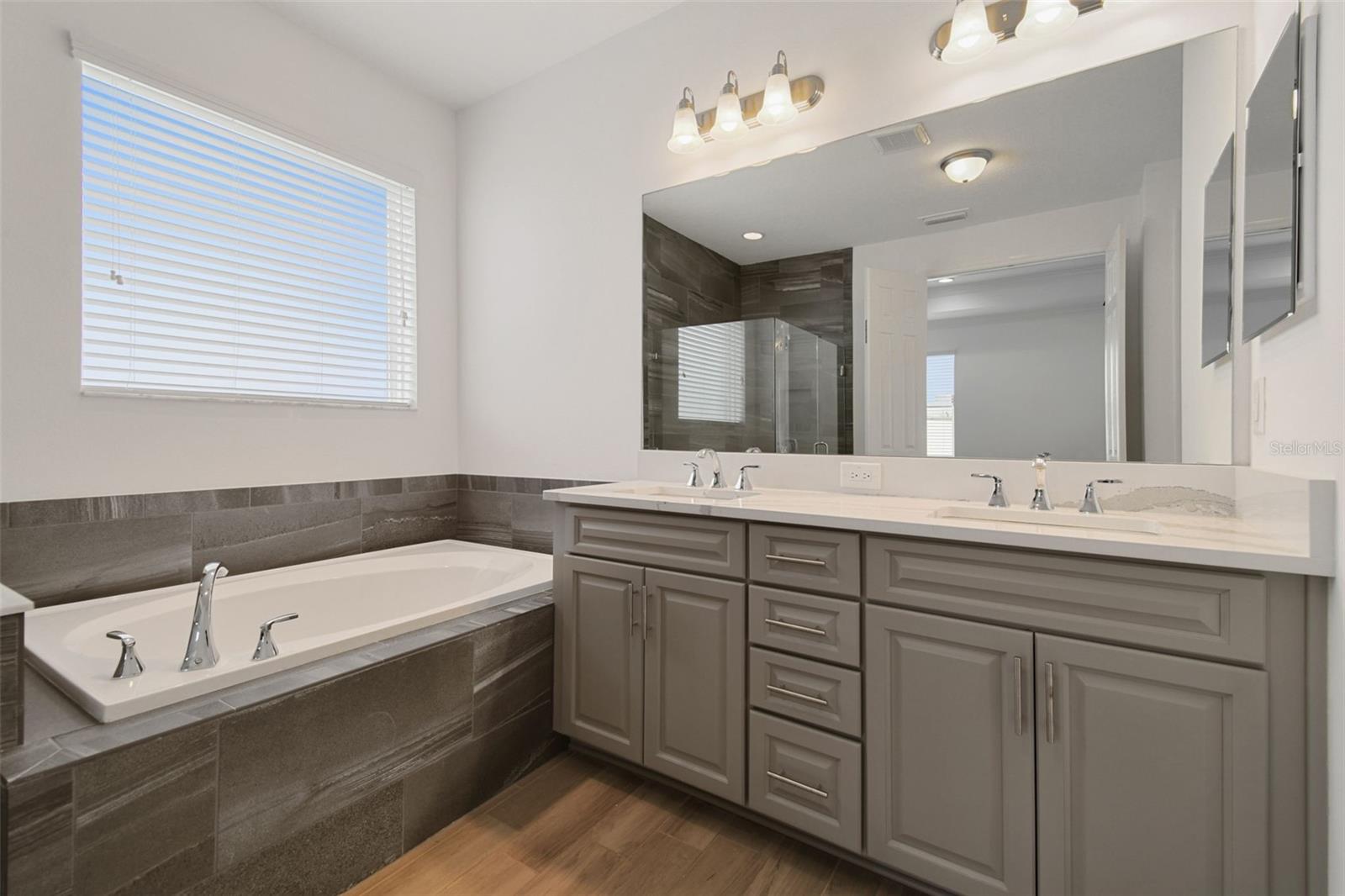 Image 23 of 61 For 3979 Mellon Drive