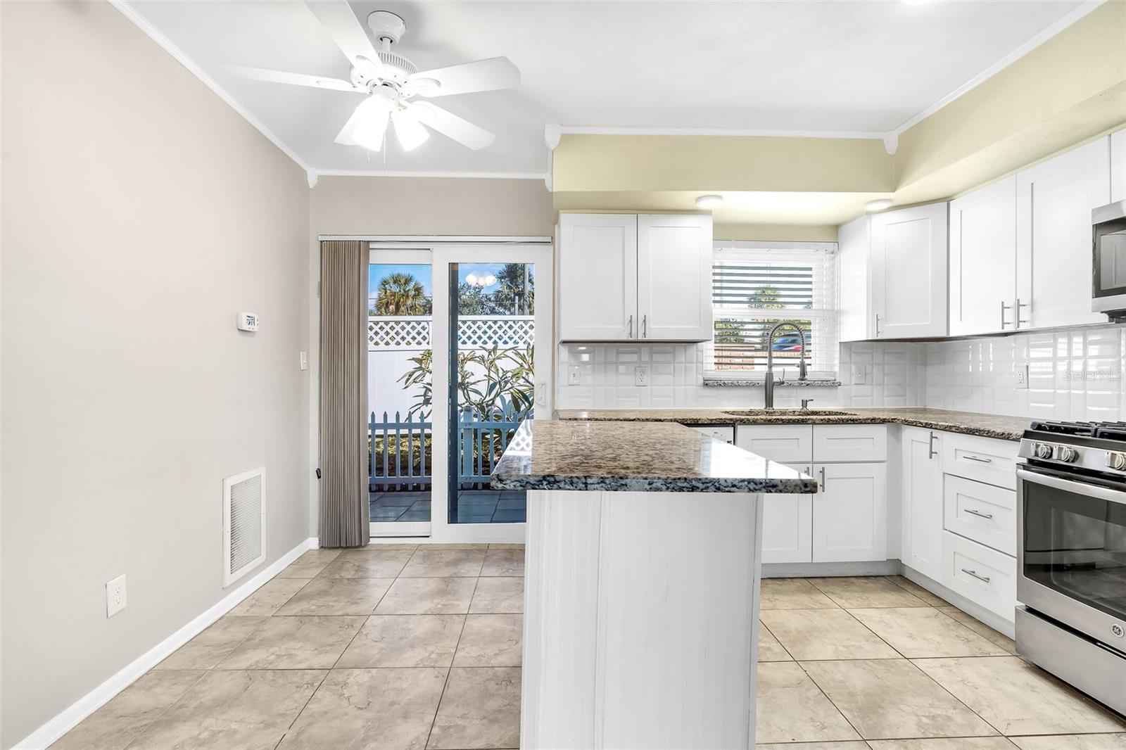 Image 8 of 24 For 12400 Park Boulevard 119