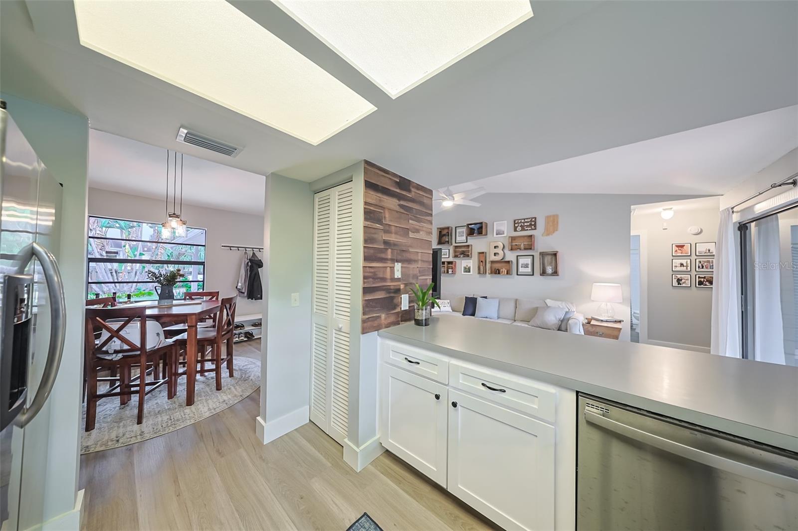 Image 14 of 39 For 4101 Holly Street