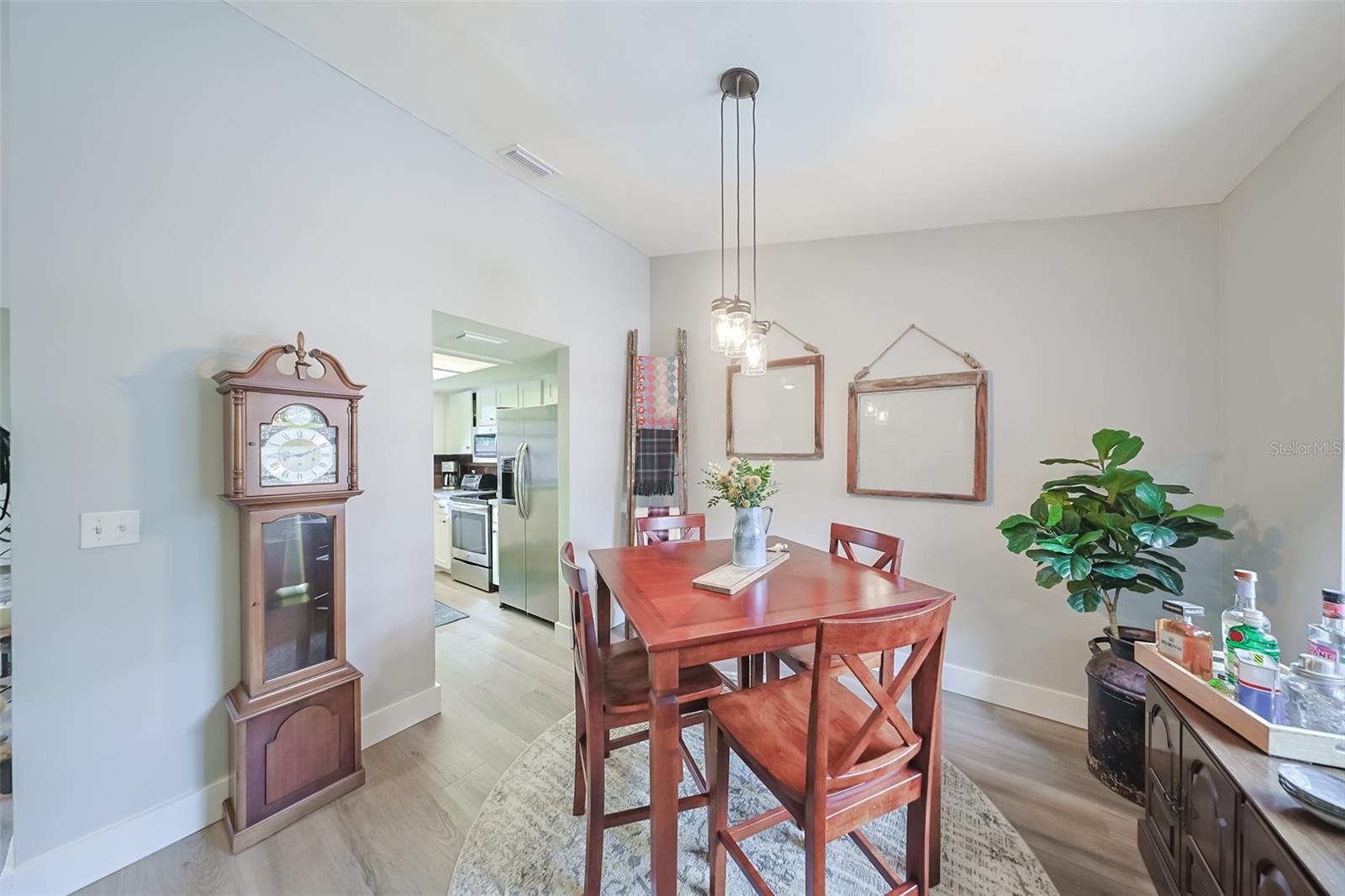 Image 17 of 39 For 4101 Holly Street