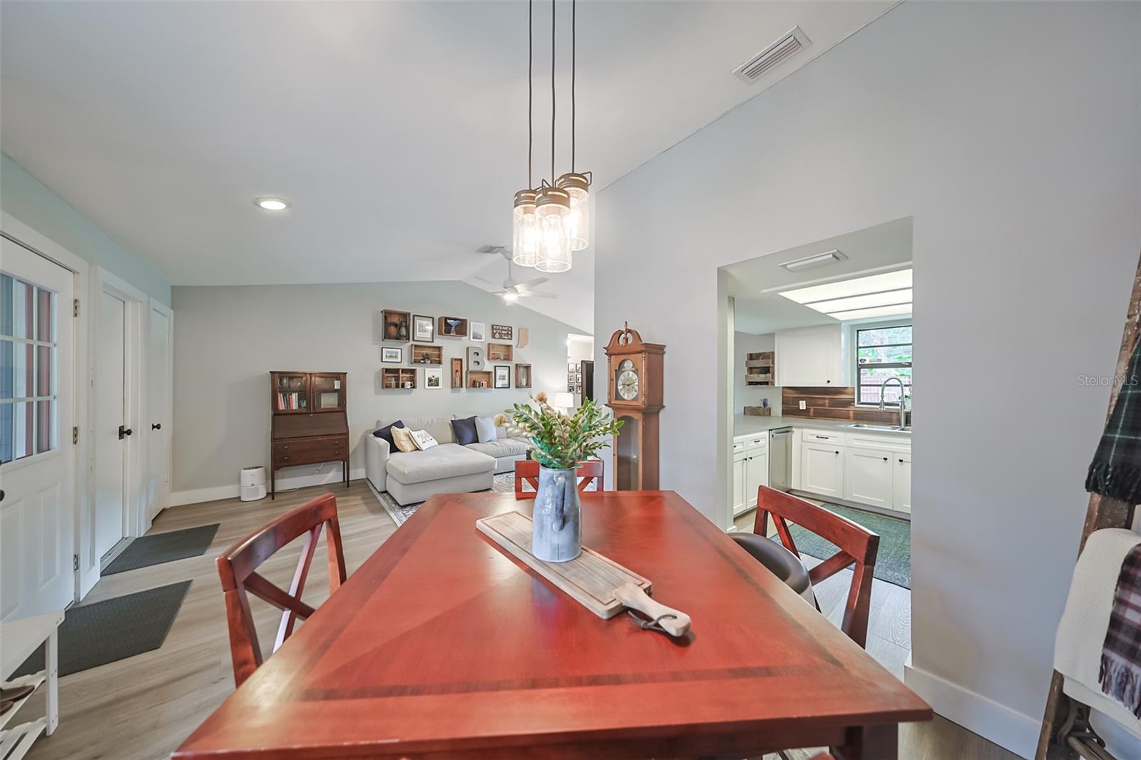 Image 18 of 39 For 4101 Holly Street