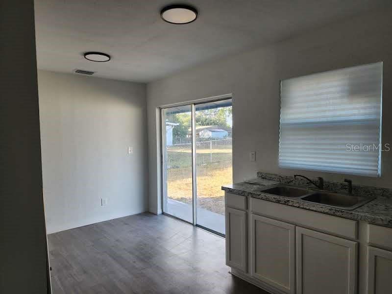 Image 18 of 25 For 8522 Tidewater Trail