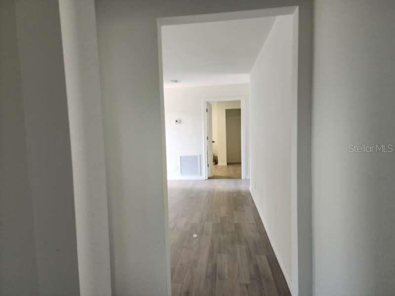 Image 23 of 25 For 8522 Tidewater Trail