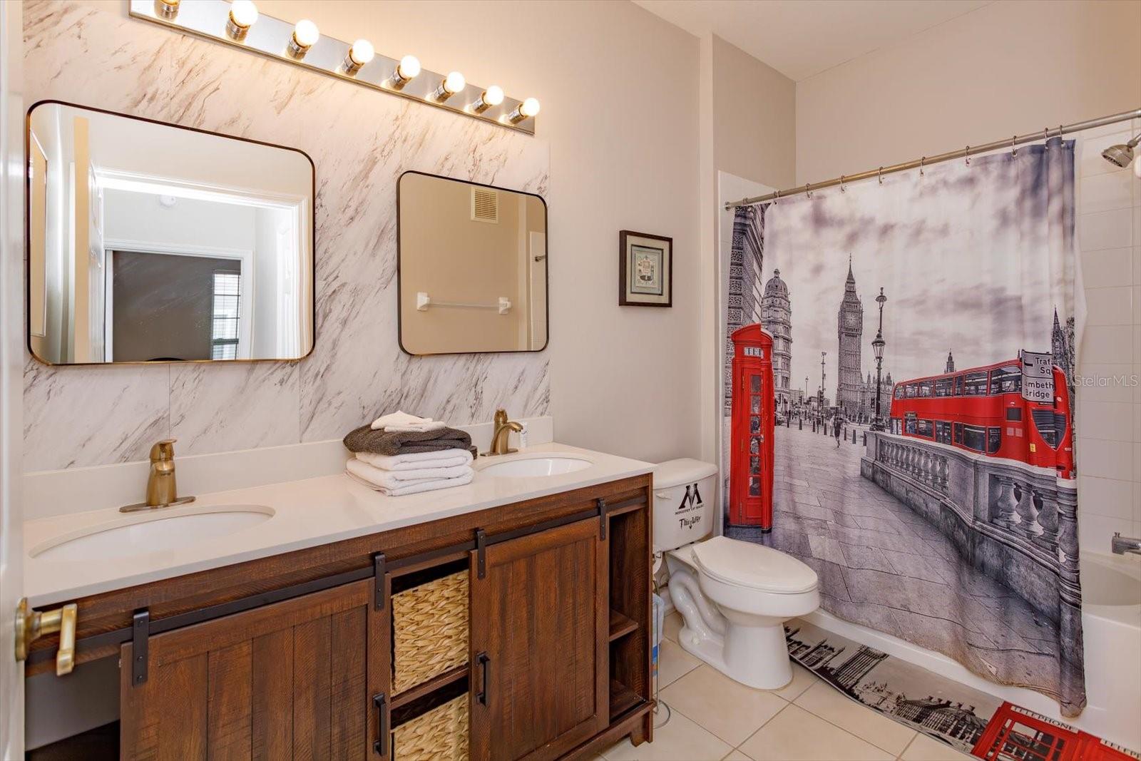 Image 16 of 33 For 2302 Silver Palm Dr 204