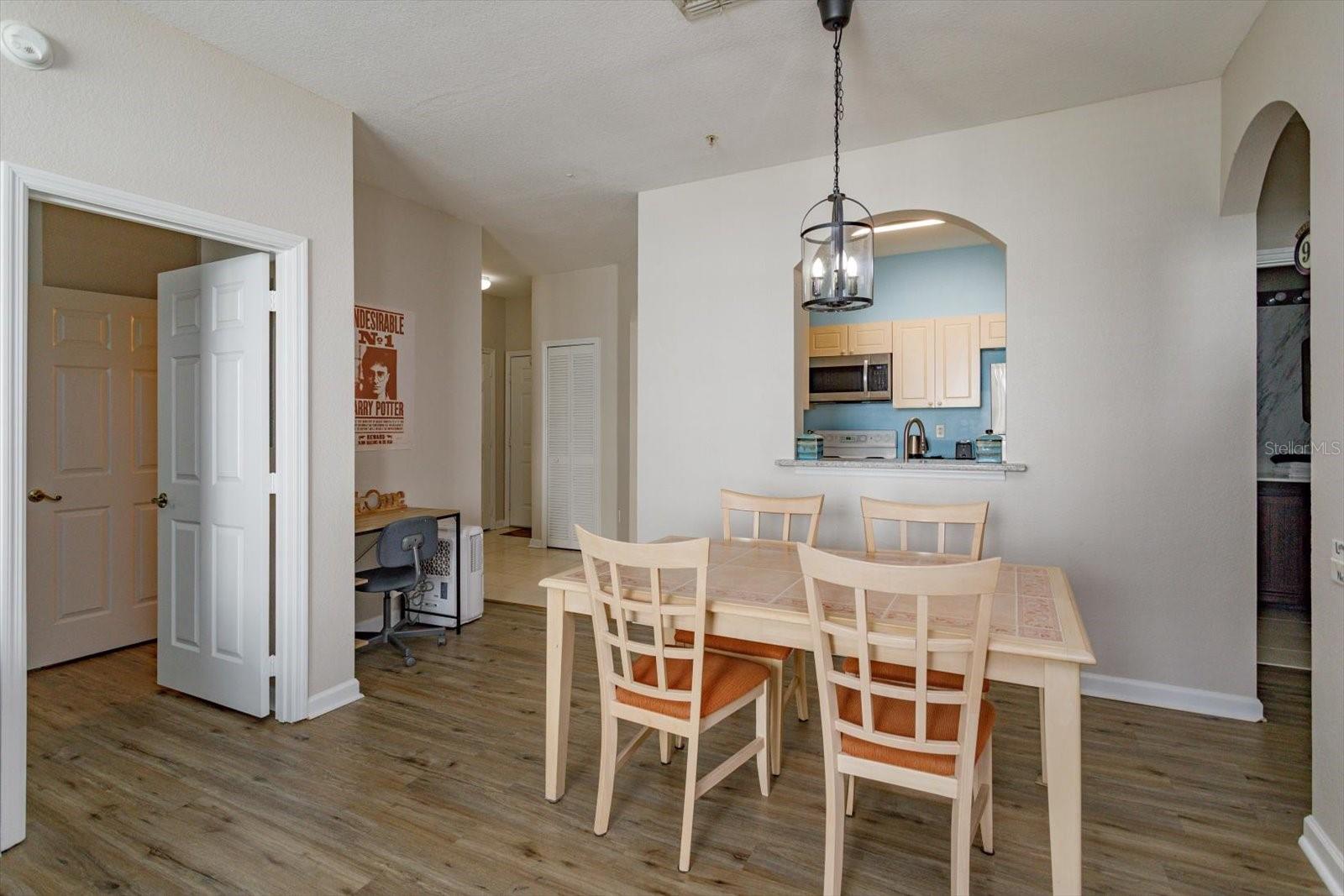 Image 5 of 33 For 2302 Silver Palm Dr 204