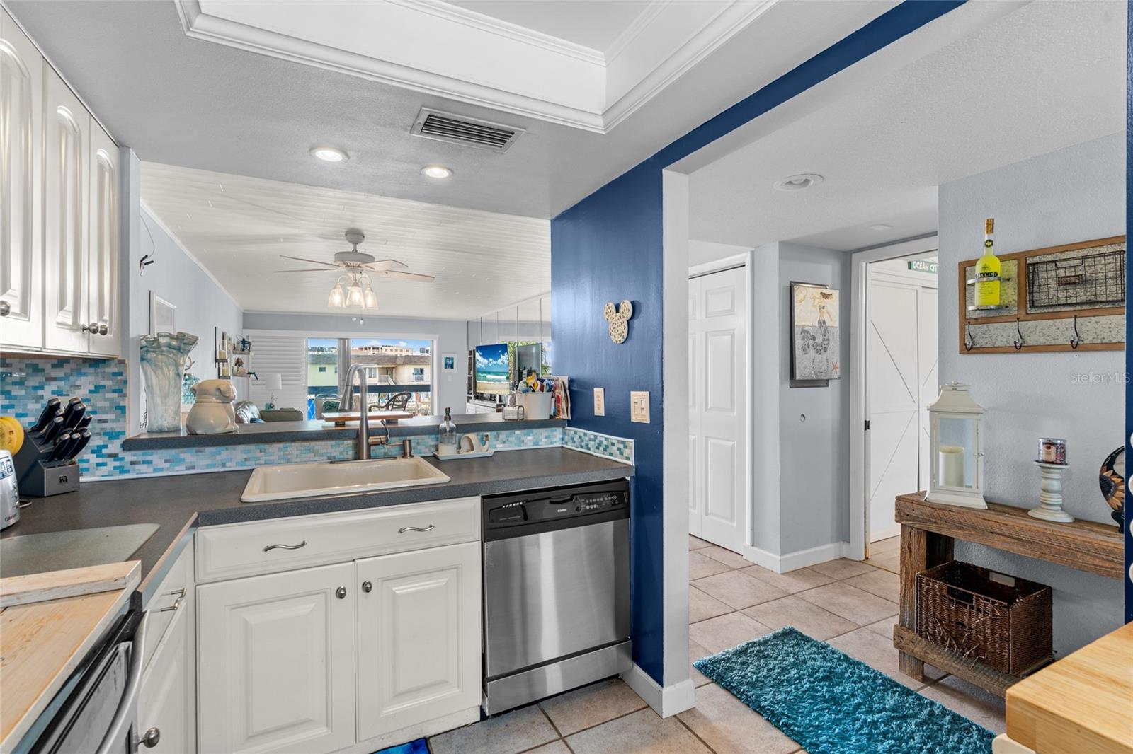 Image 9 of 48 For 11650 Capri Circle S 108