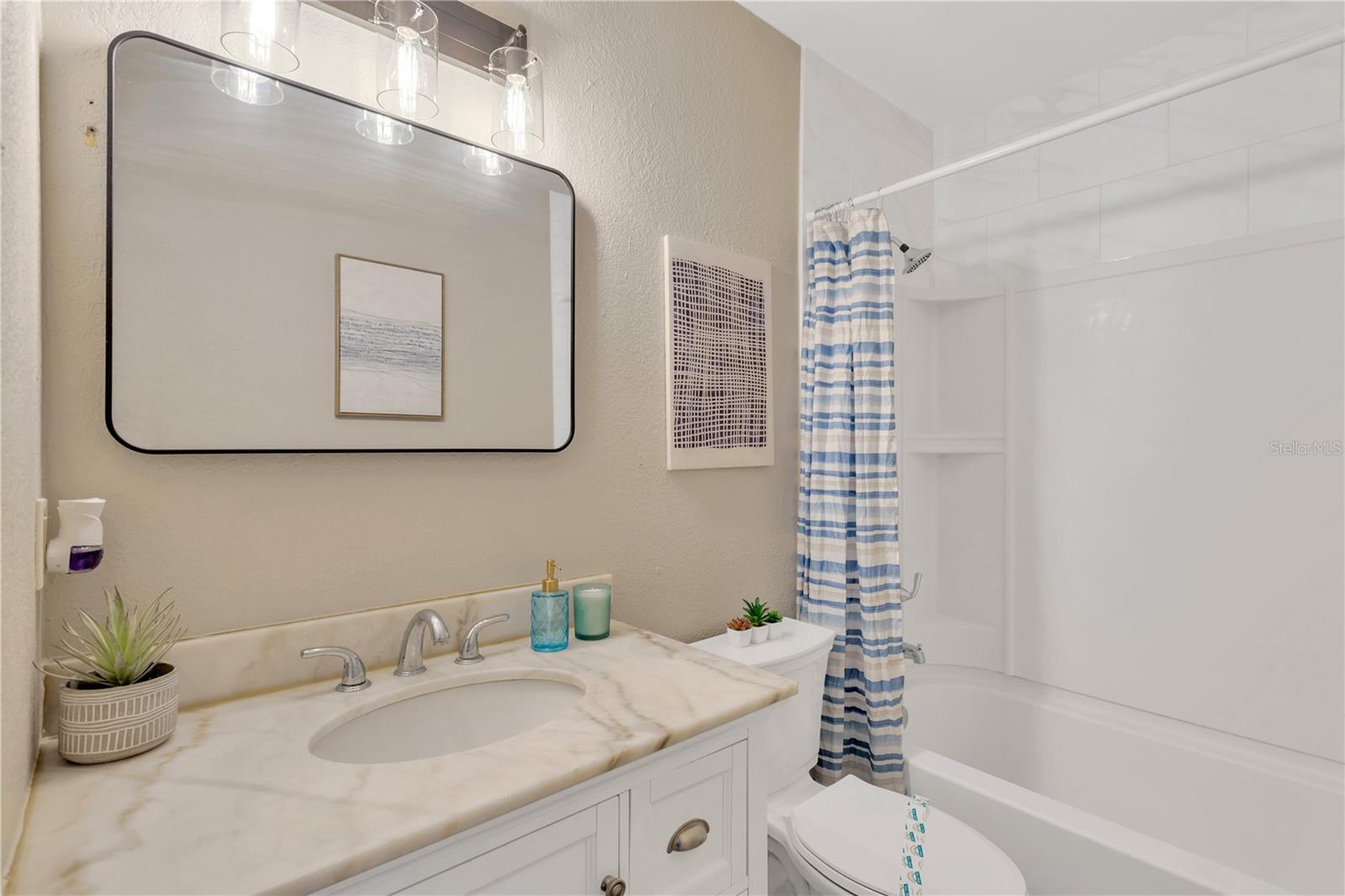 Image 13 of 18 For 6509 Englewood Avenue