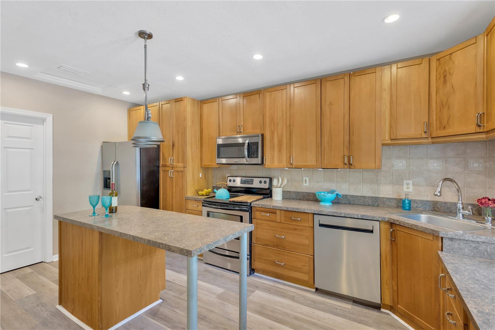 Image 2 of 18 For 6509 Englewood Avenue