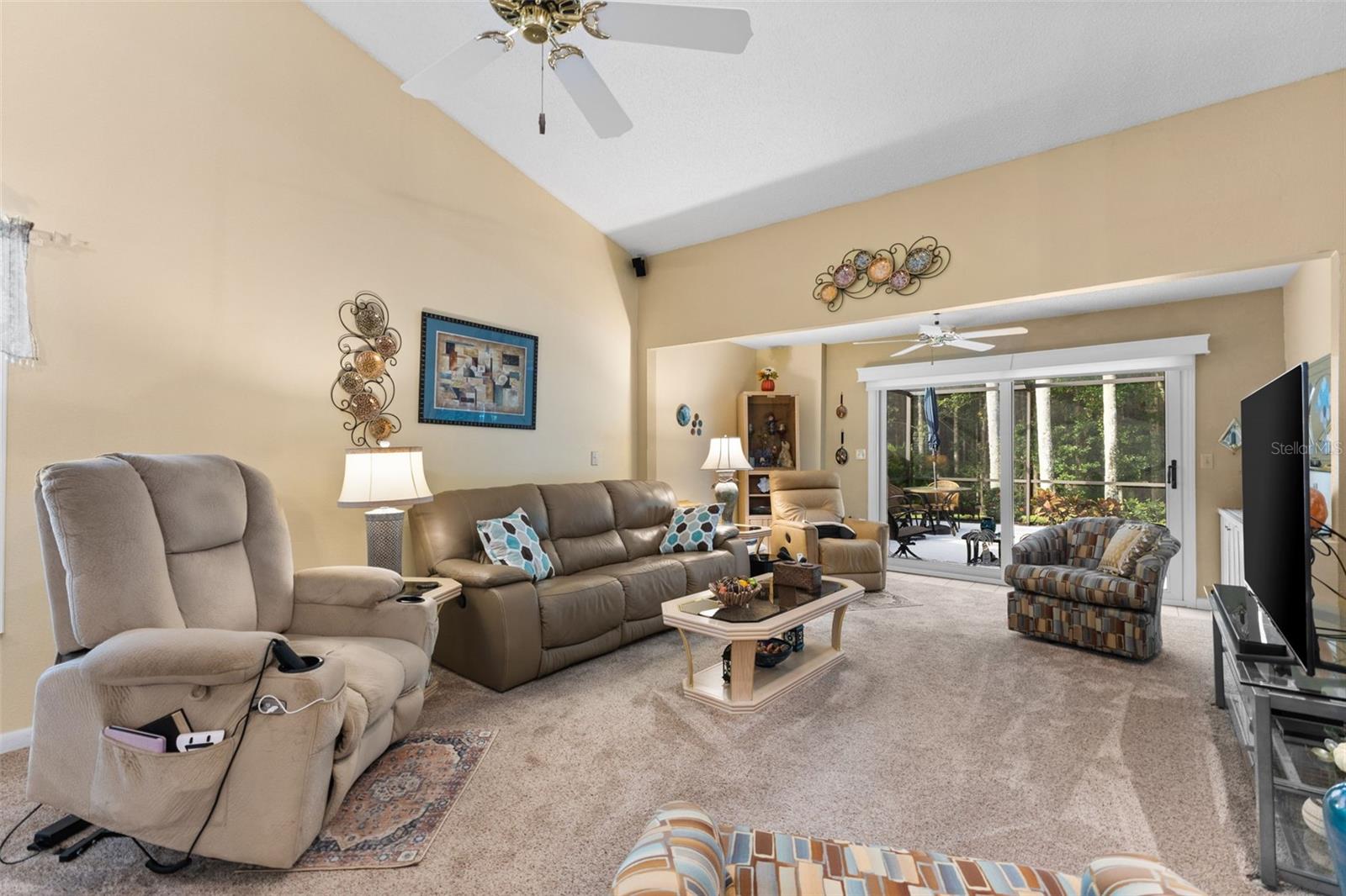 Image 12 of 35 For 3690 Darston Street