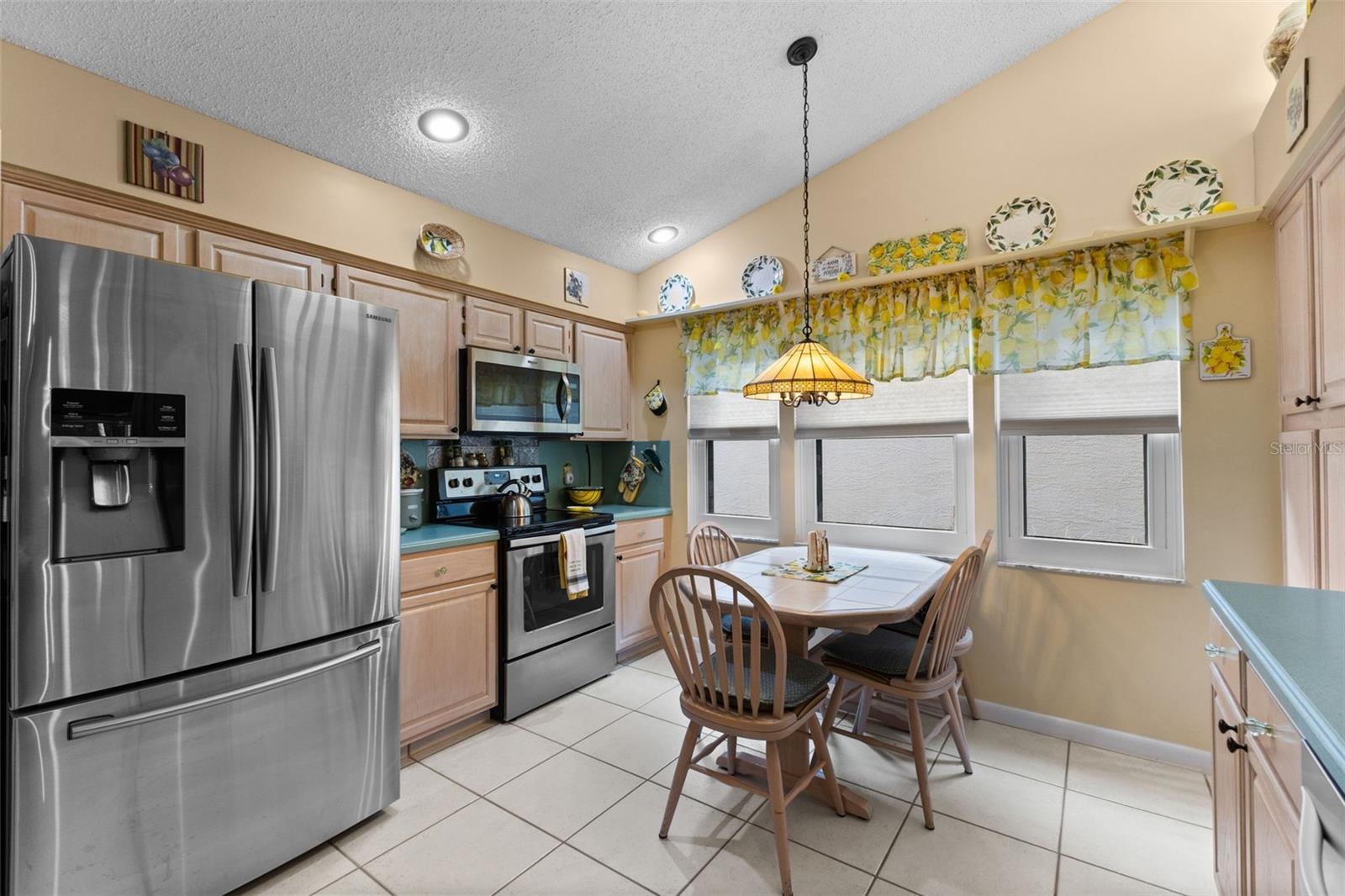 Image 14 of 35 For 3690 Darston Street