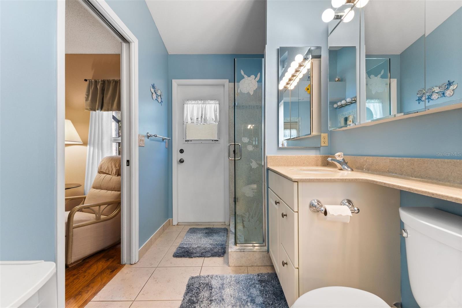 Image 19 of 35 For 3690 Darston Street