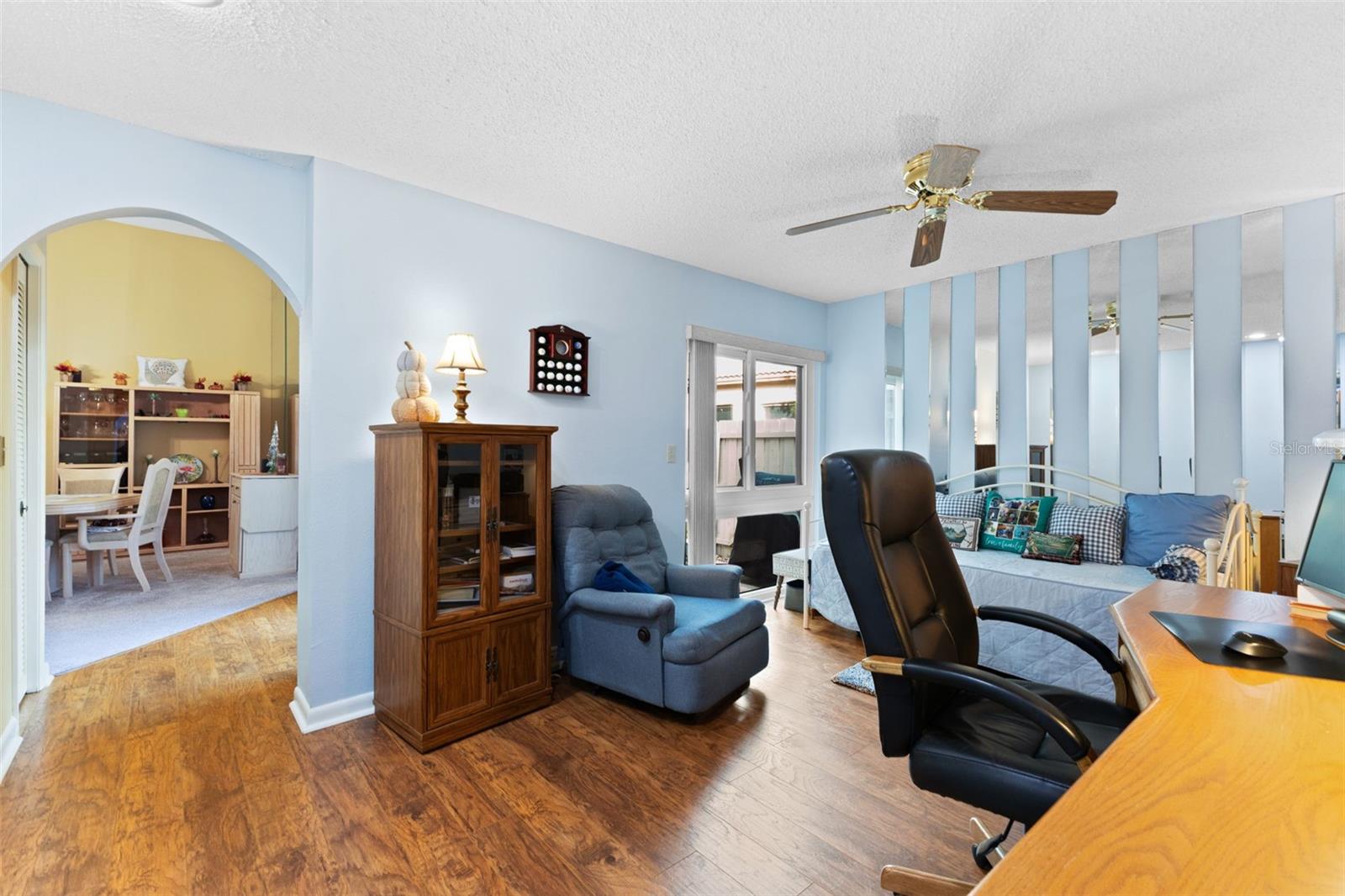 Image 21 of 35 For 3690 Darston Street