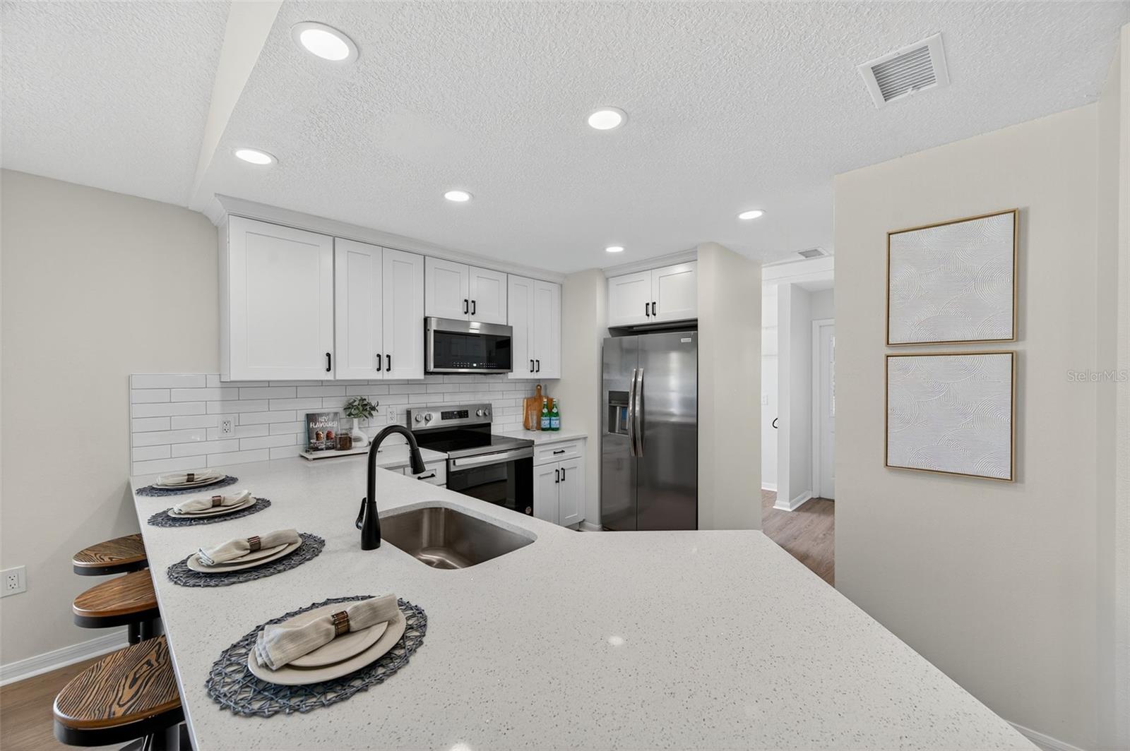 Image 17 of 58 For 2702 Saint John Street