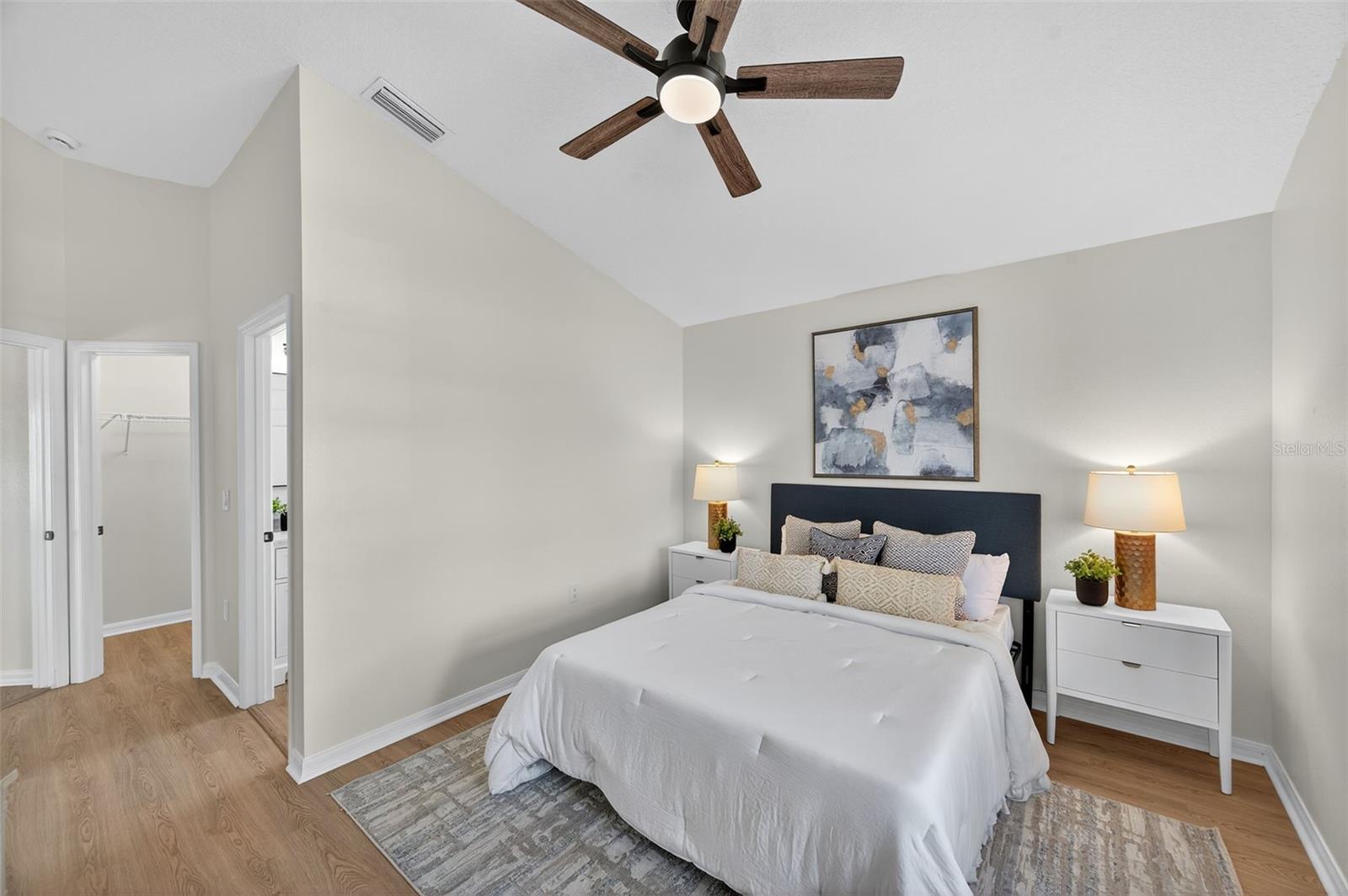 Image 18 of 58 For 2702 Saint John Street