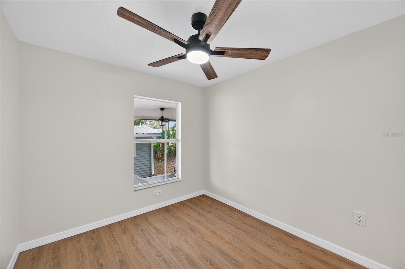 Image 25 of 58 For 2702 Saint John Street