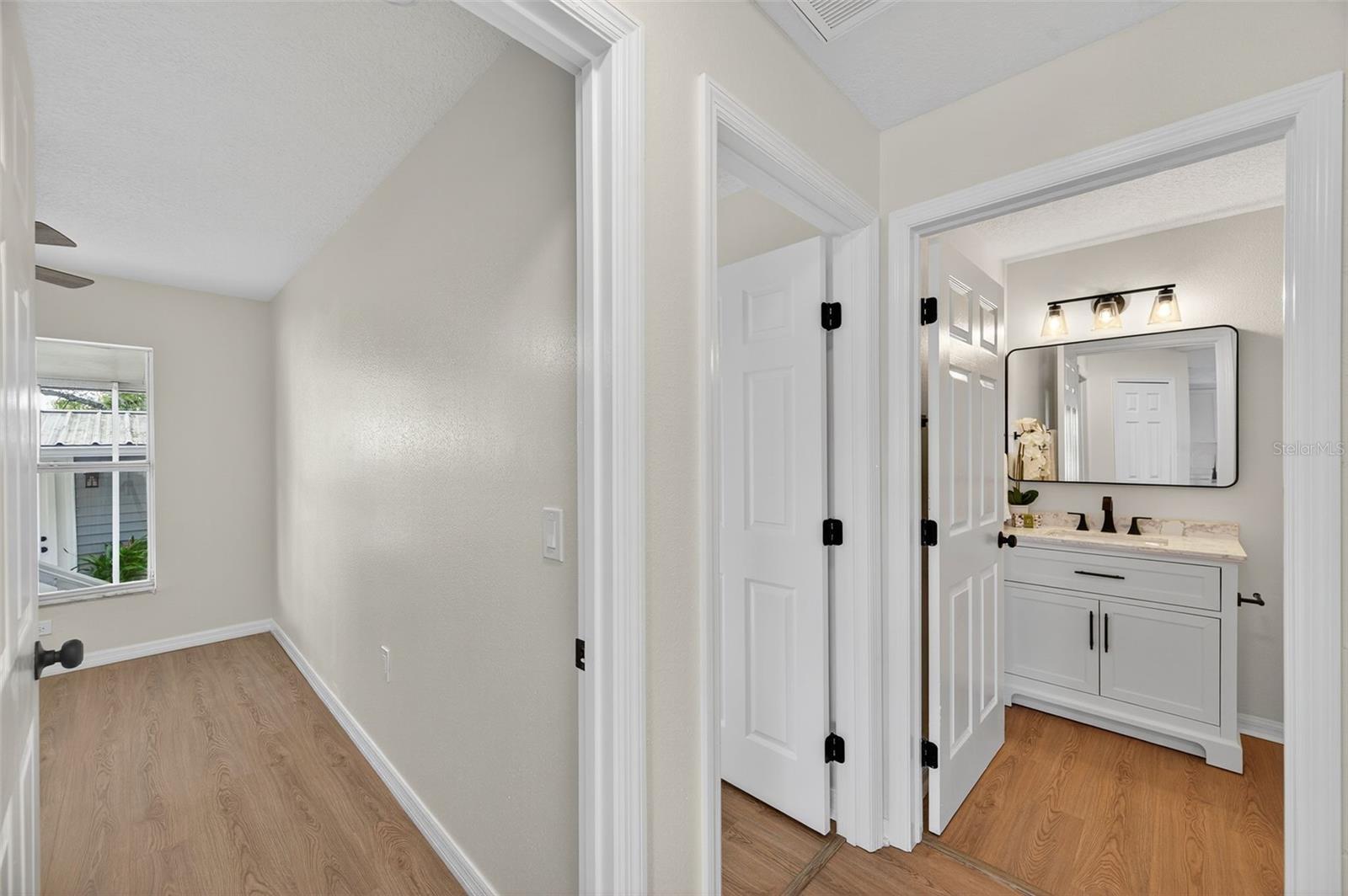 Image 33 of 58 For 2702 Saint John Street