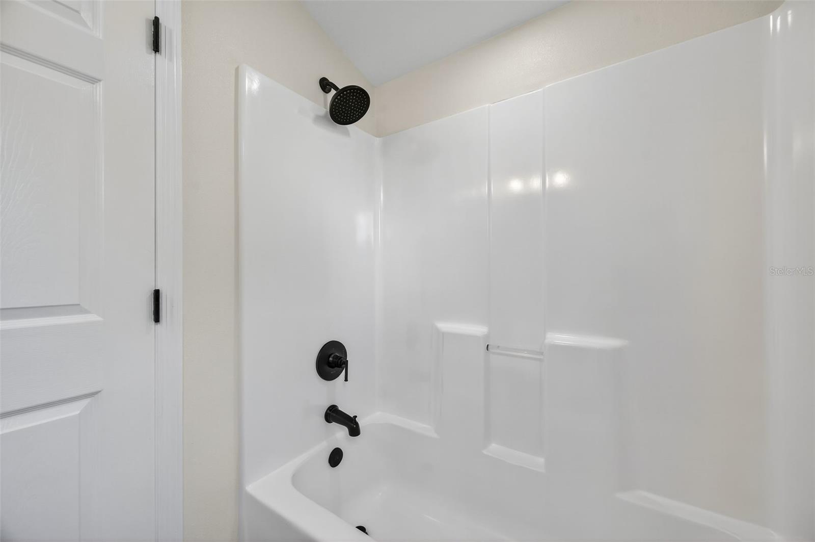 Image 36 of 58 For 2702 Saint John Street