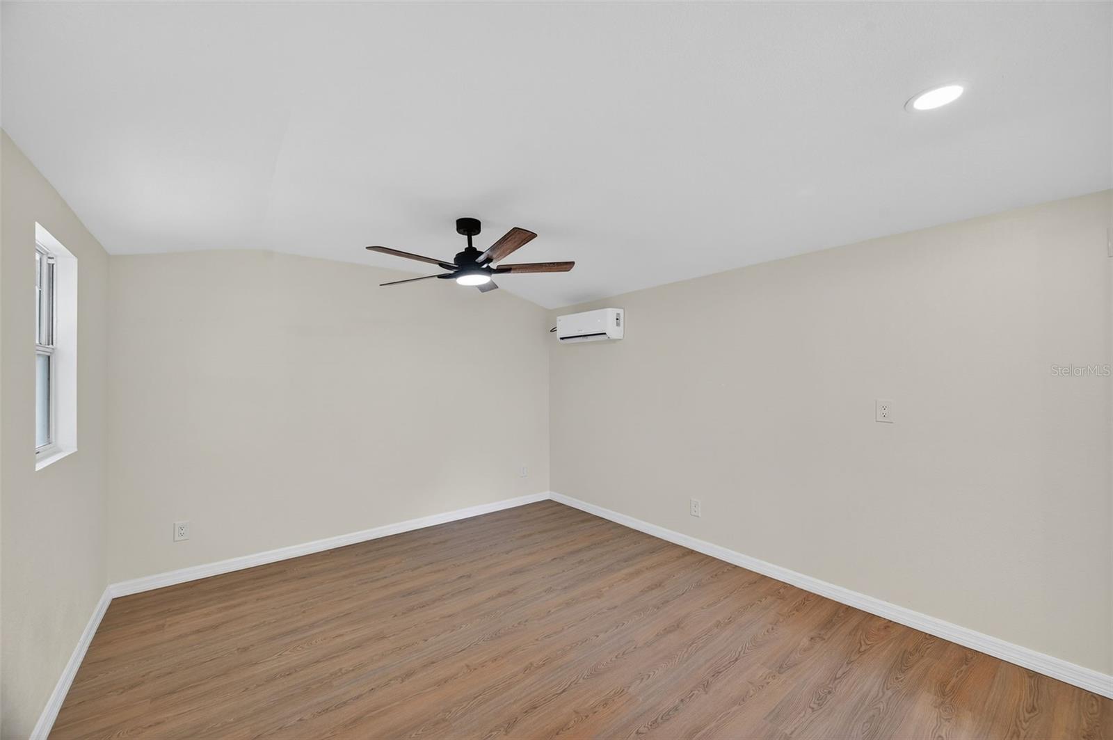 Image 50 of 58 For 2702 Saint John Street