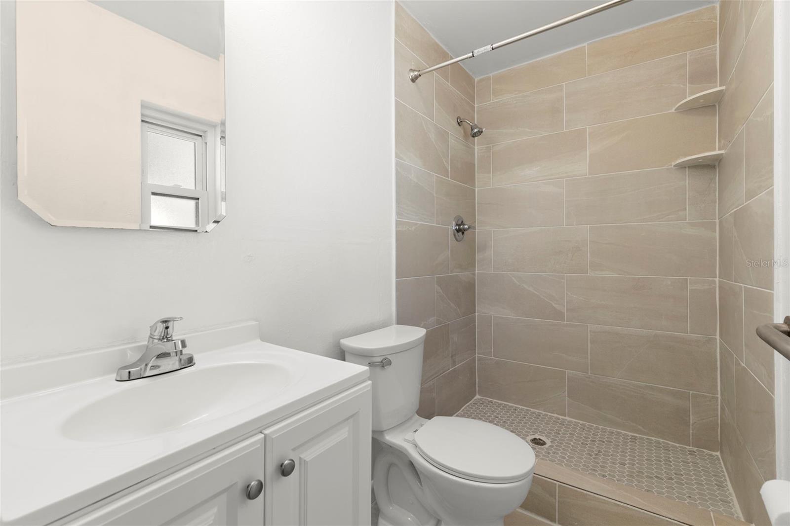 Listing photo id 17 for 4115 97th Avenue