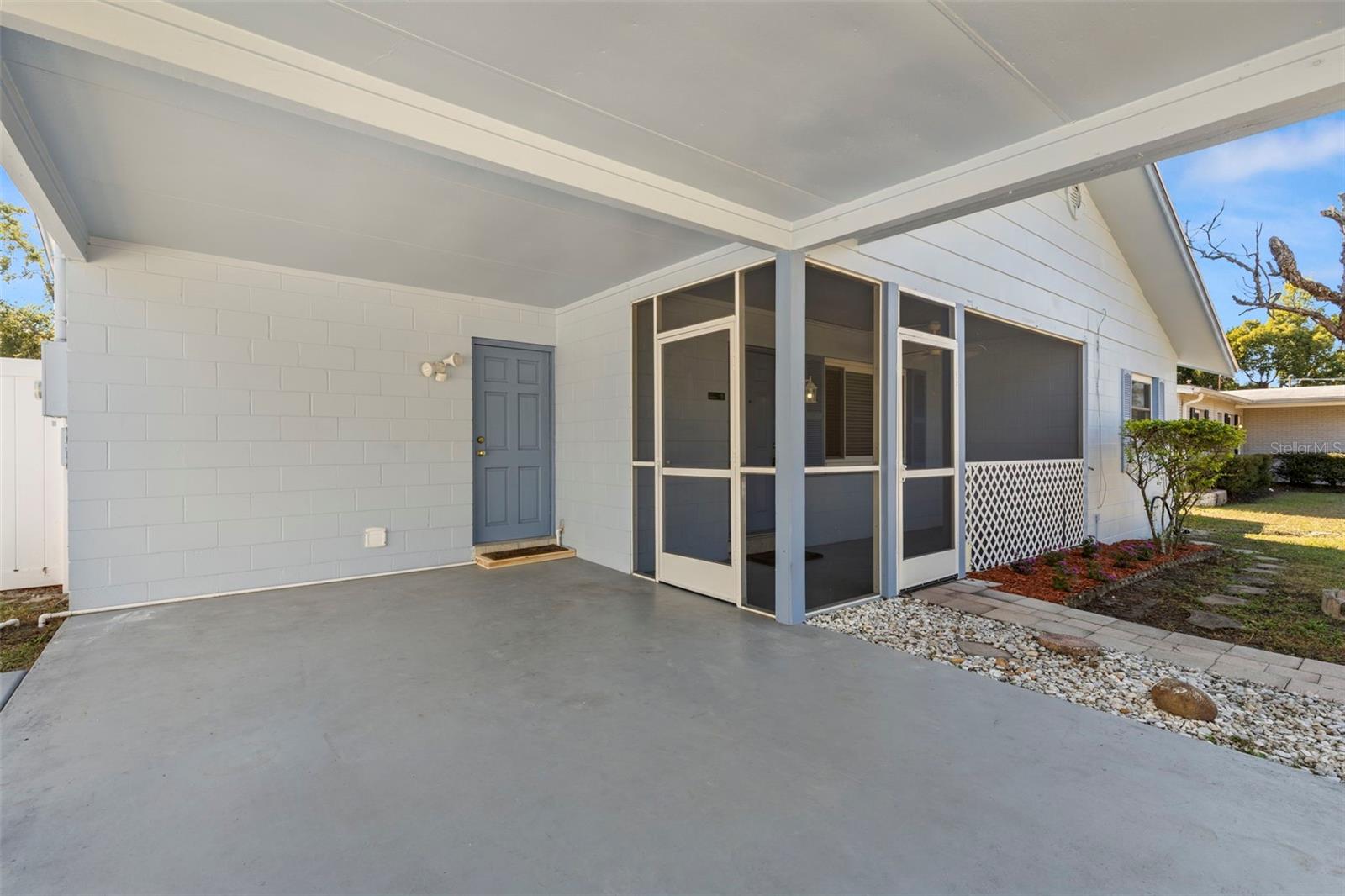 Listing photo id 1 for 4115 97th Avenue