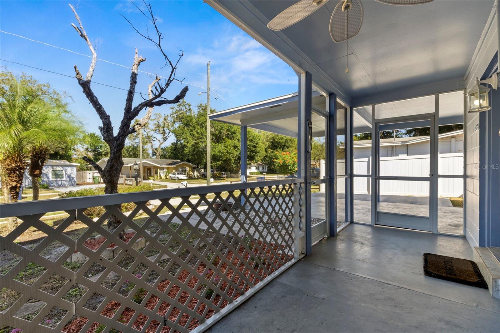 Listing photo id 2 for 4115 97th Avenue