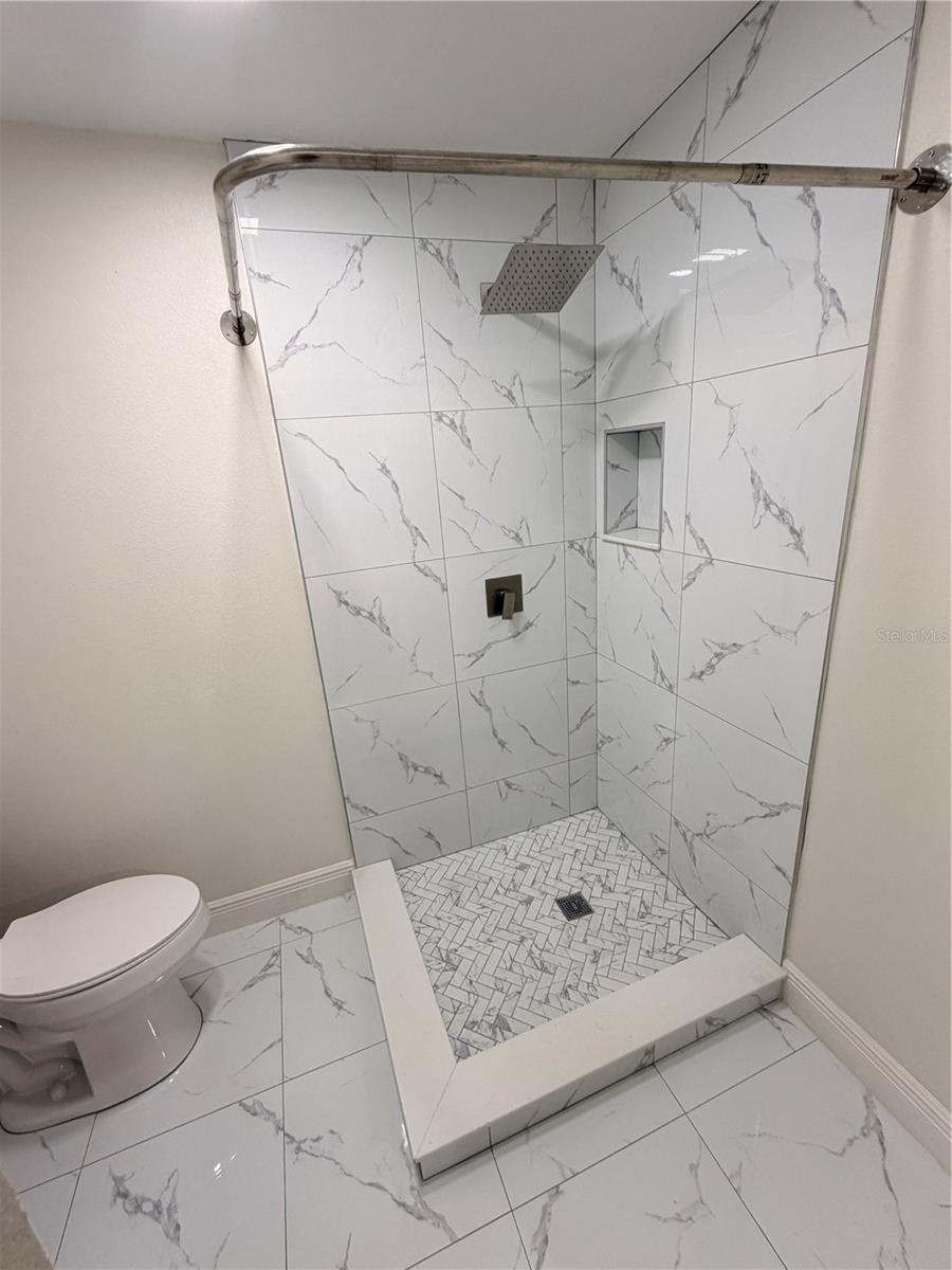 Image 7 of 15 For 1720 Park Drive