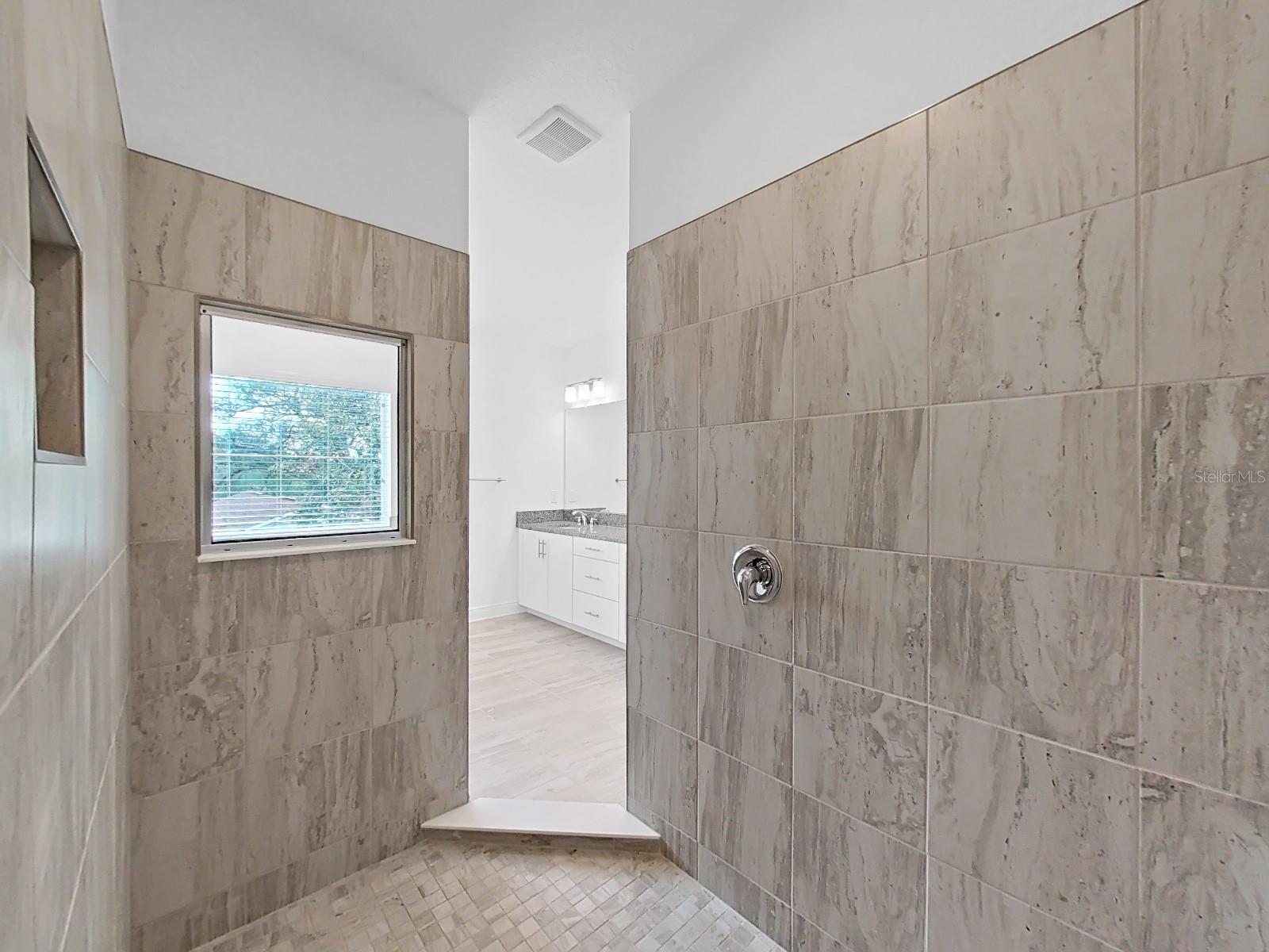 Image 25 of 44 For 3816 North A Street